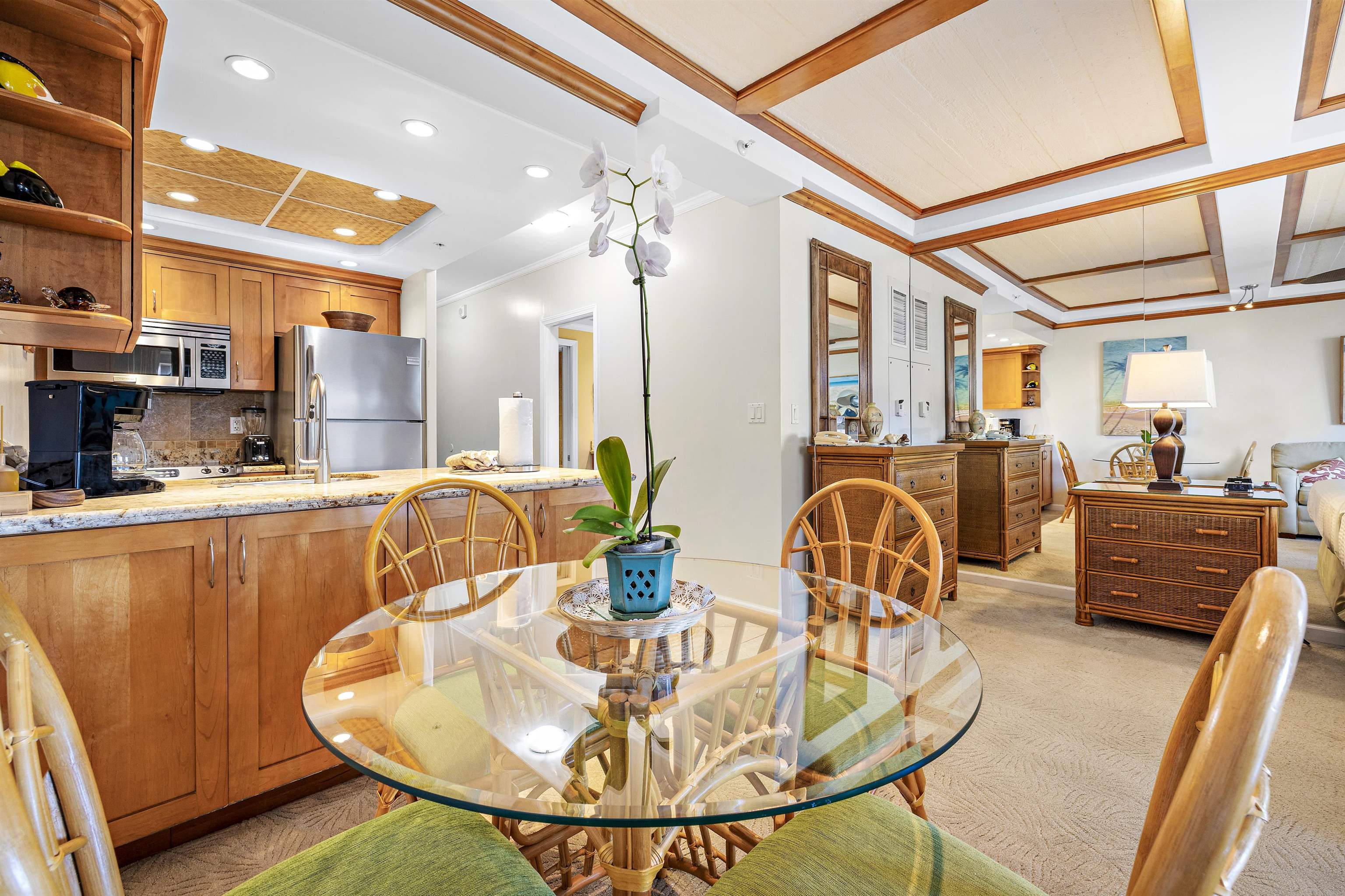 Whaler I condo # 413, Lahaina, Hawaii - photo 8 of 30