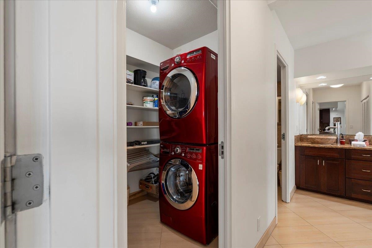 Whaler II condo # 456, Lahaina, Hawaii - photo 25 of 31