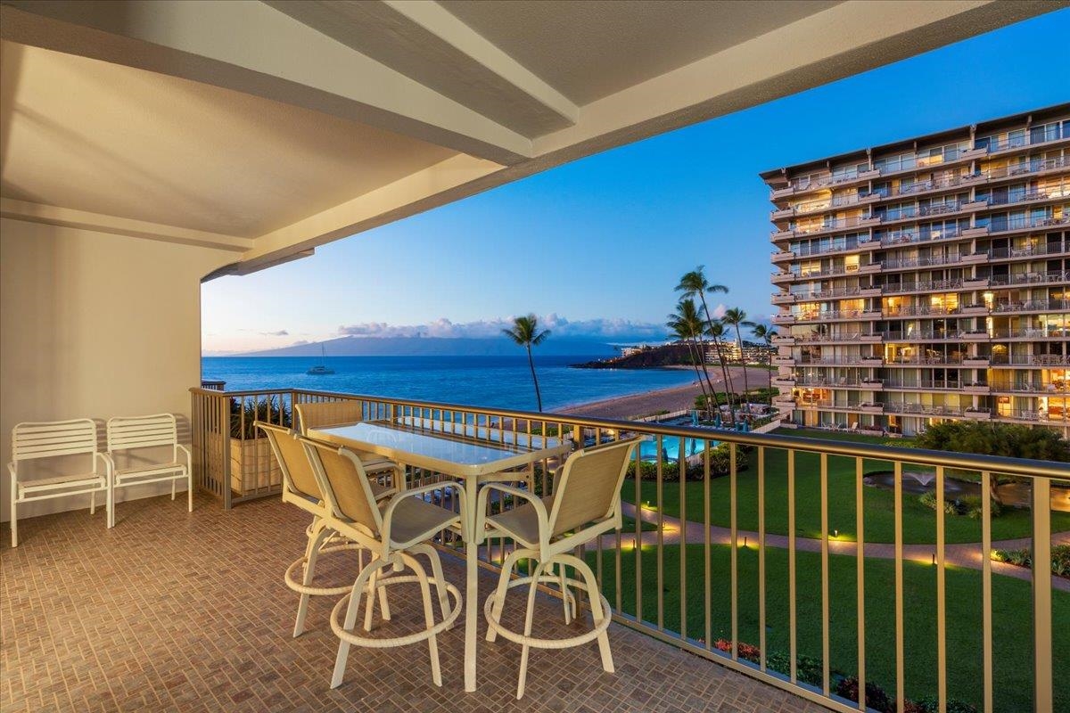 Whaler II condo # 456, Lahaina, Hawaii - photo 28 of 31