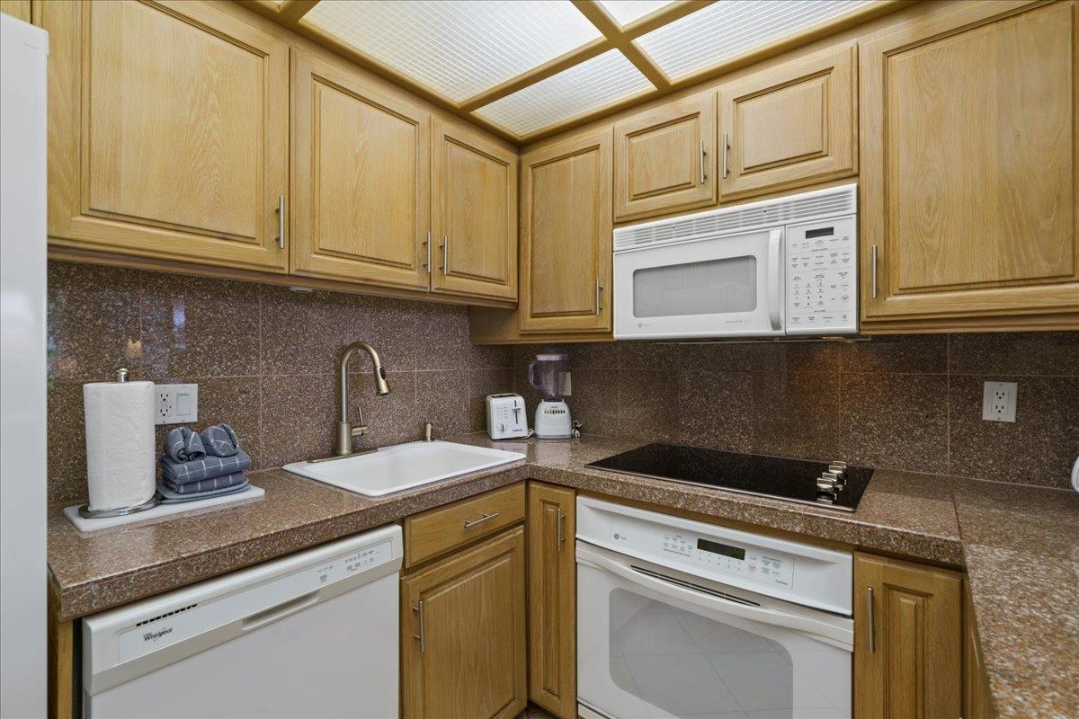 Whaler II condo # 459, Lahaina, Hawaii - photo 13 of 50