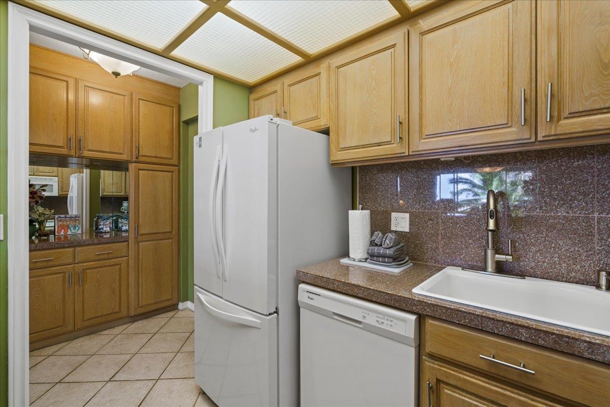 Whaler II condo # 459, Lahaina, Hawaii - photo 14 of 50