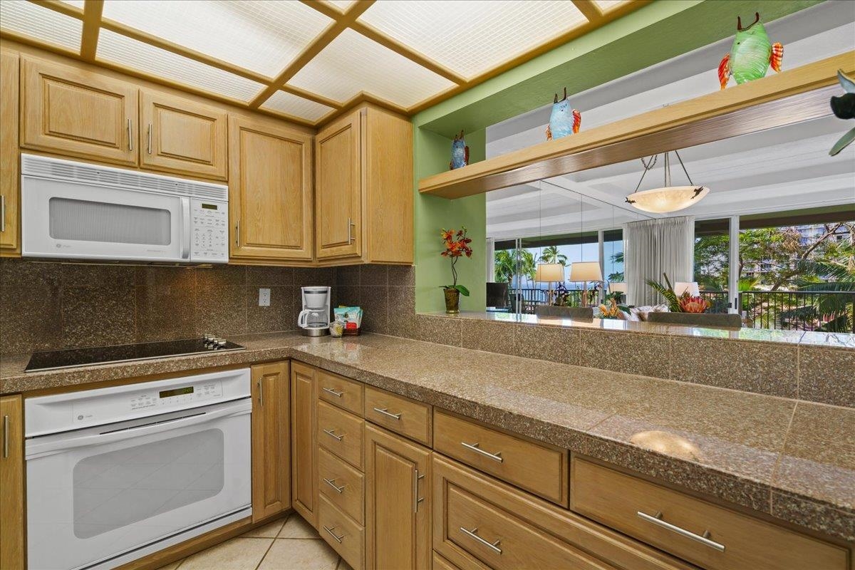 Whaler II condo # 459, Lahaina, Hawaii - photo 15 of 50