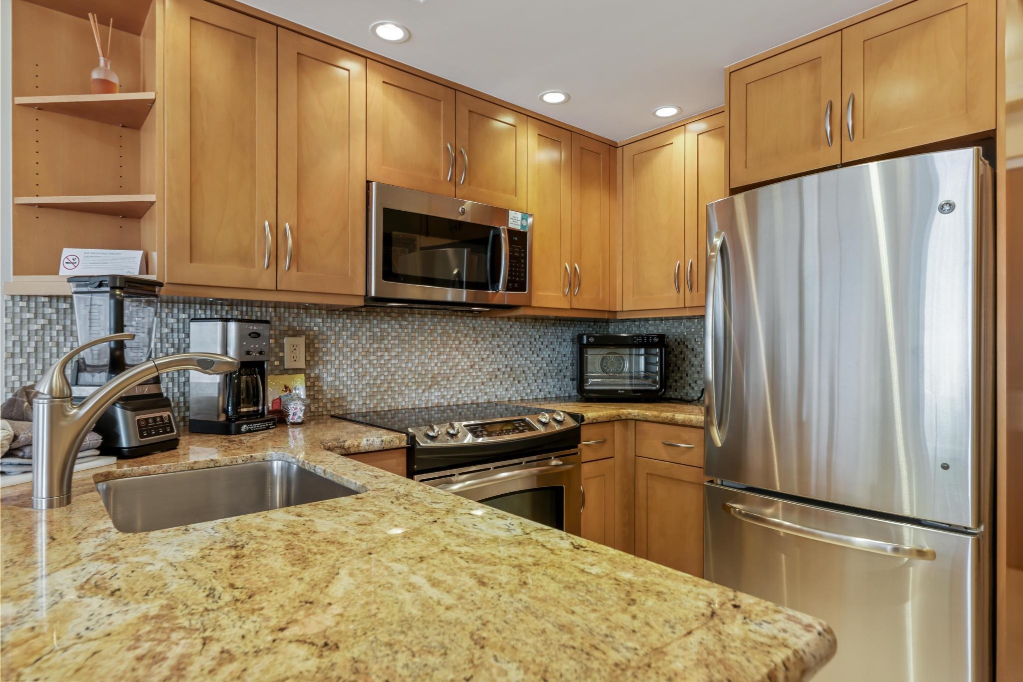 Whaler II condo # 565, Lahaina, Hawaii - photo 14 of 38