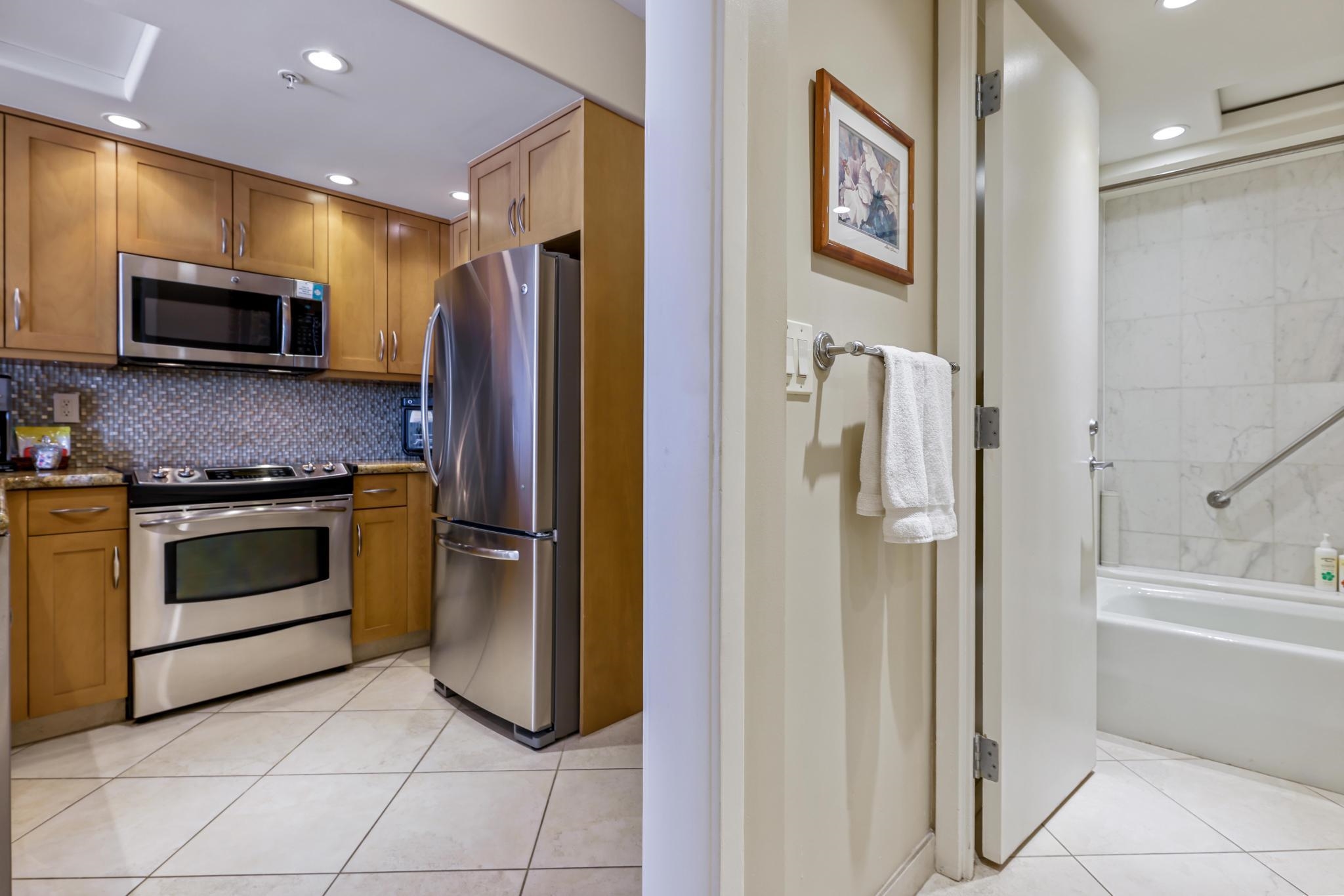 Whaler II condo # 565, Lahaina, Hawaii - photo 17 of 38