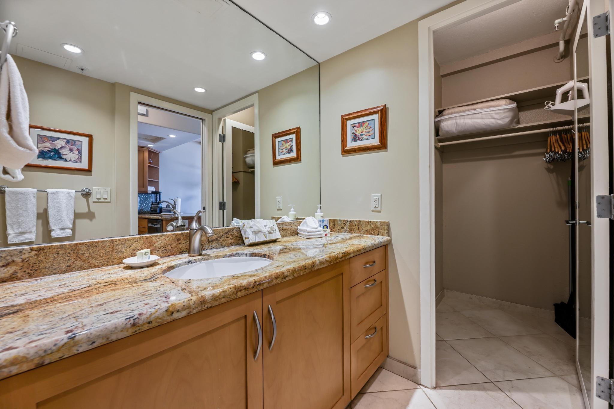 Whaler II condo # 565, Lahaina, Hawaii - photo 17 of 38