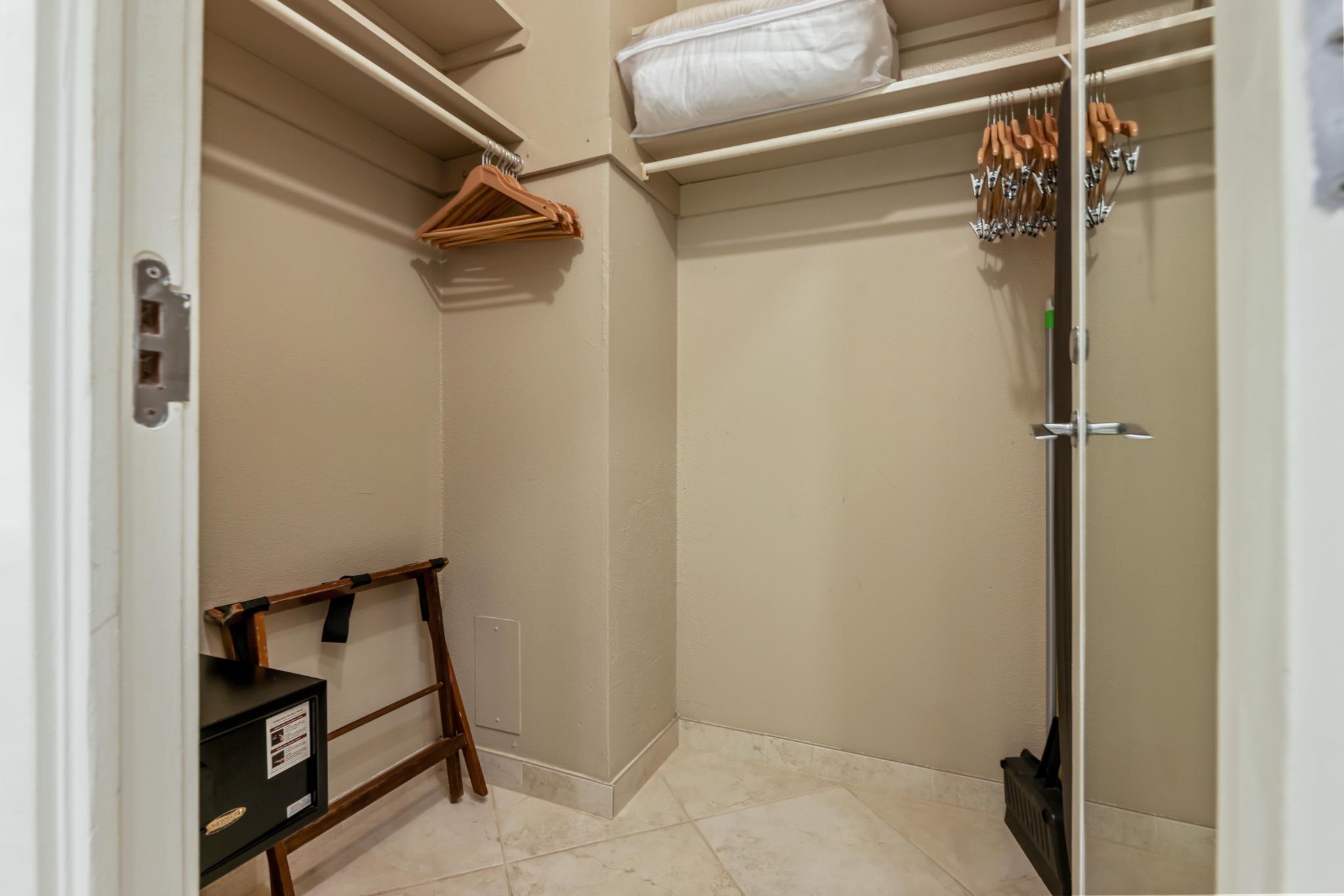 Whaler II condo # 565, Lahaina, Hawaii - photo 20 of 38