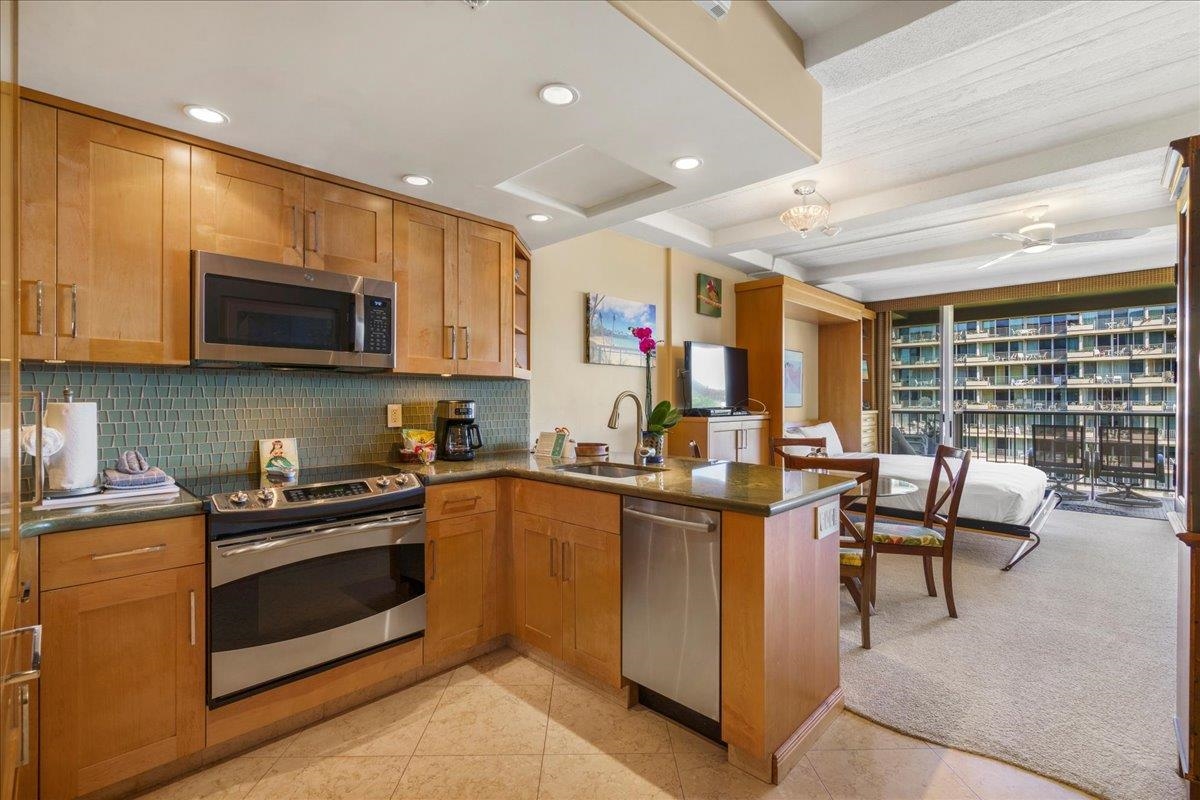 Whaler II condo # 762, Lahaina, Hawaii - photo 8 of 22