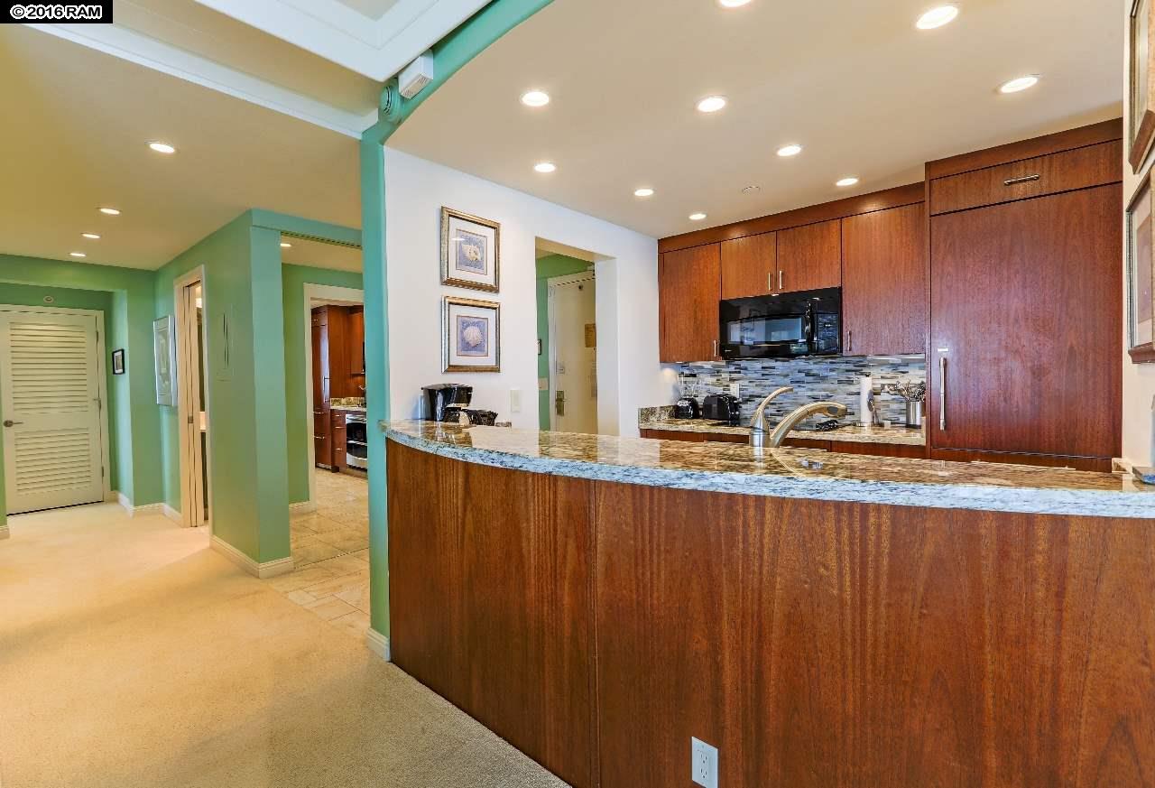 Whaler I condo # 902, Lahaina, Hawaii - photo 11 of 24