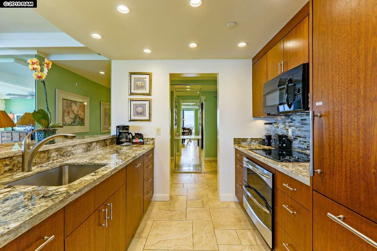 Whaler I condo # 902, Lahaina, Hawaii - photo 10 of 24