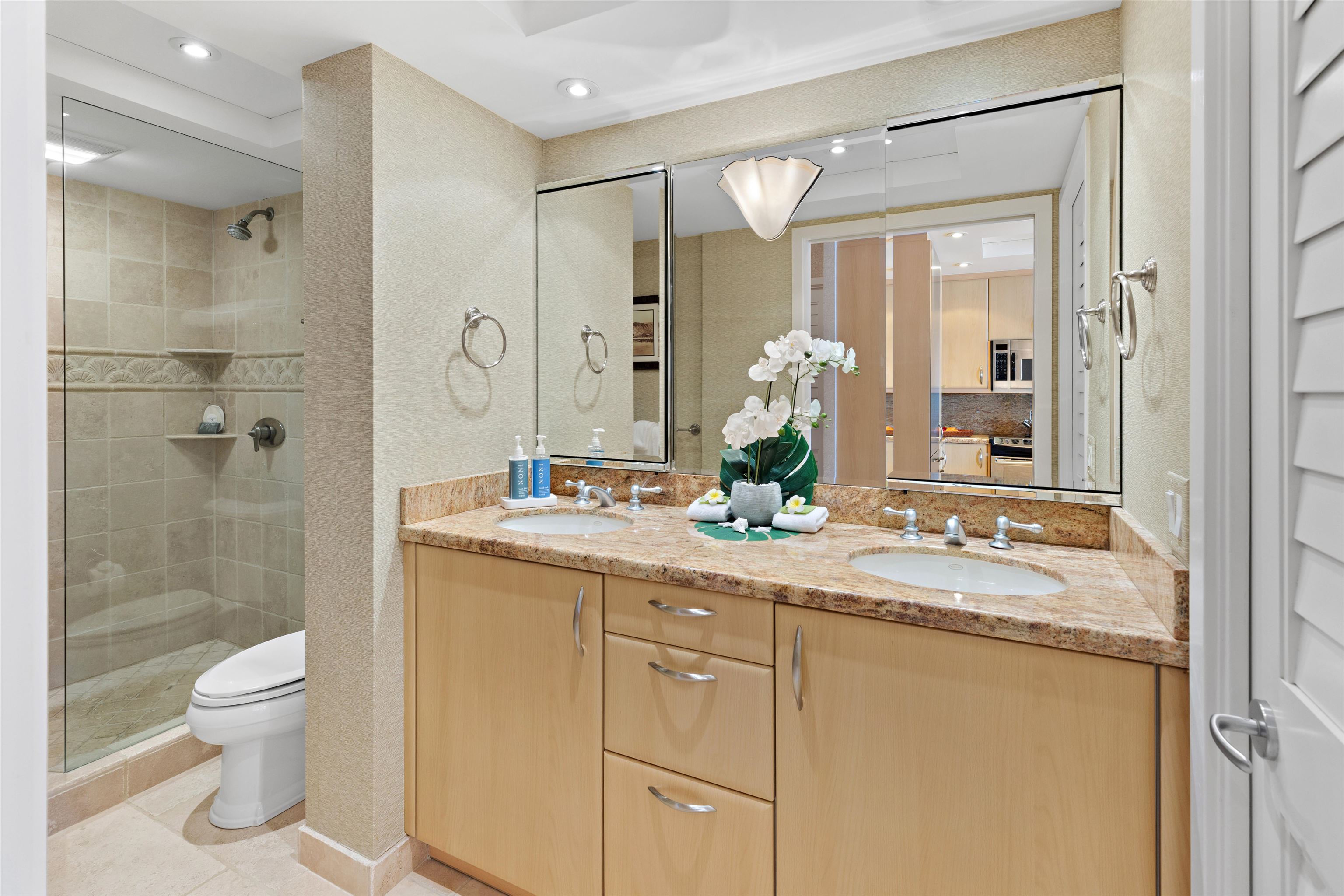 Whaler I condo # 913, Lahaina, Hawaii - photo 12 of 21