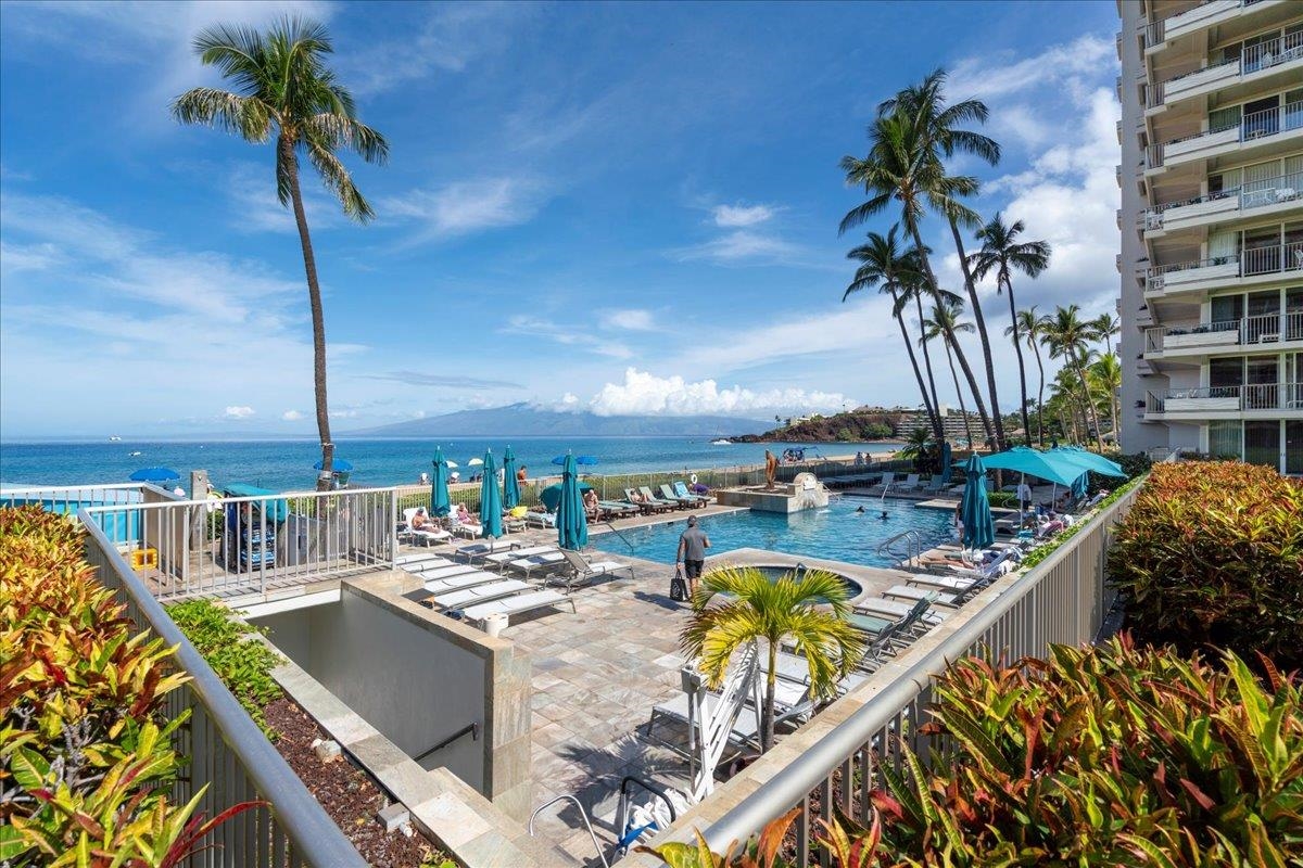Whaler I condo # 913, Lahaina, Hawaii - photo 17 of 21