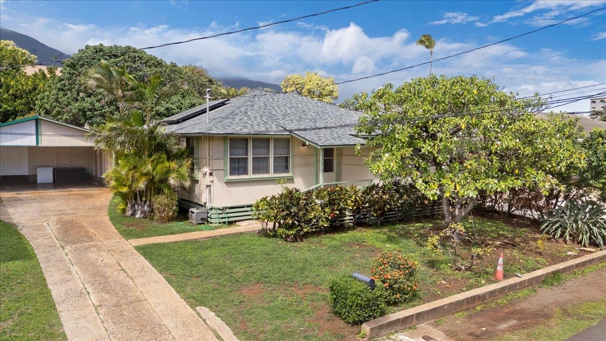 249  Kanoa St , Wailuku home - photo 2 of 24