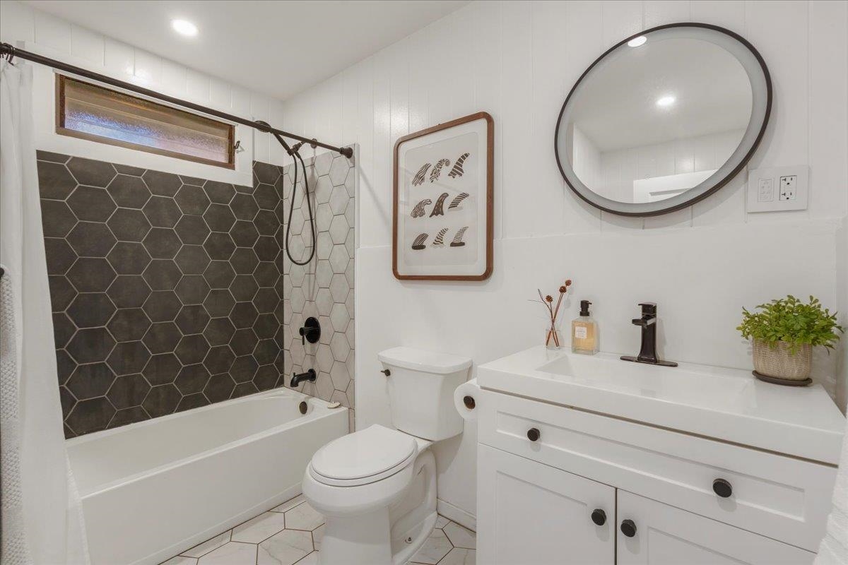 249  Kanoa St , Wailuku home - photo 15 of 24