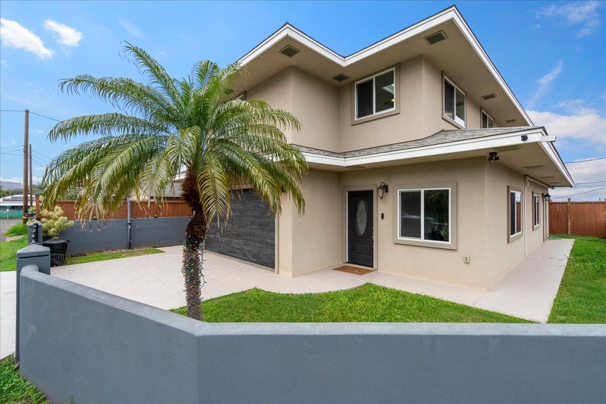 250  Halewili Dr , Wailuku home - photo 2 of 46