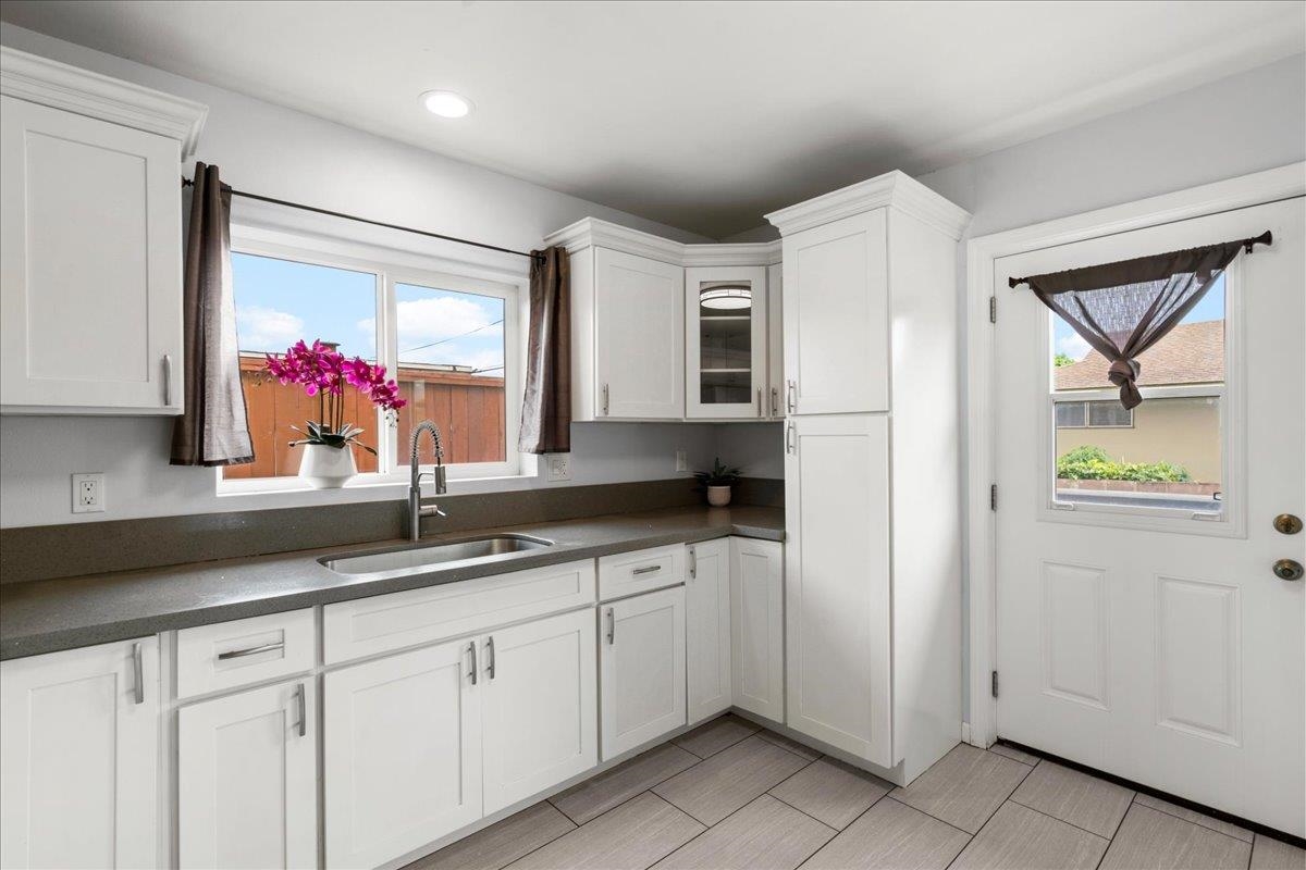 250  Halewili Dr , Wailuku home - photo 17 of 49