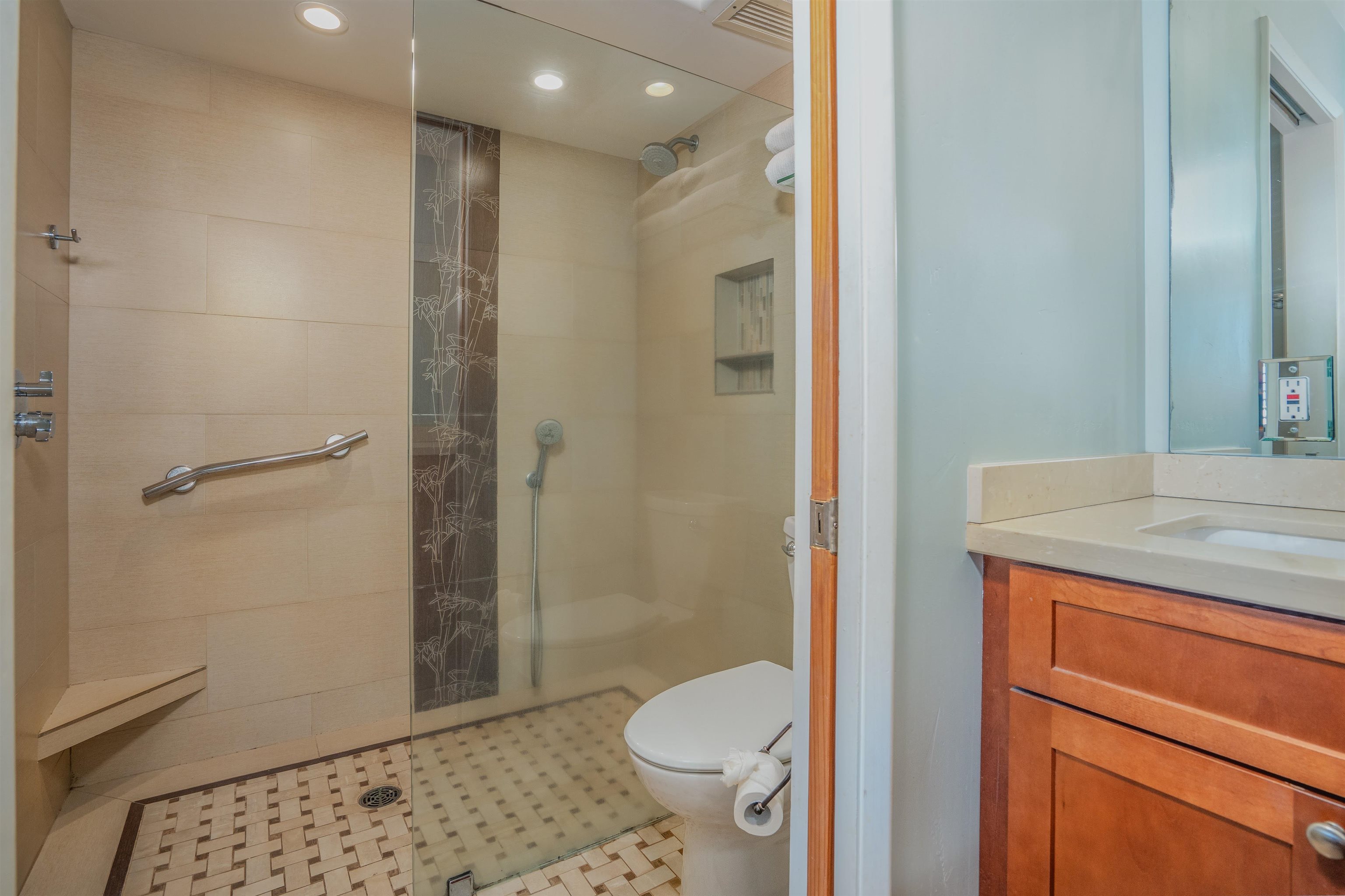 Kanai A Nalu condo # 118, Wailuku, Hawaii - photo 25 of 38