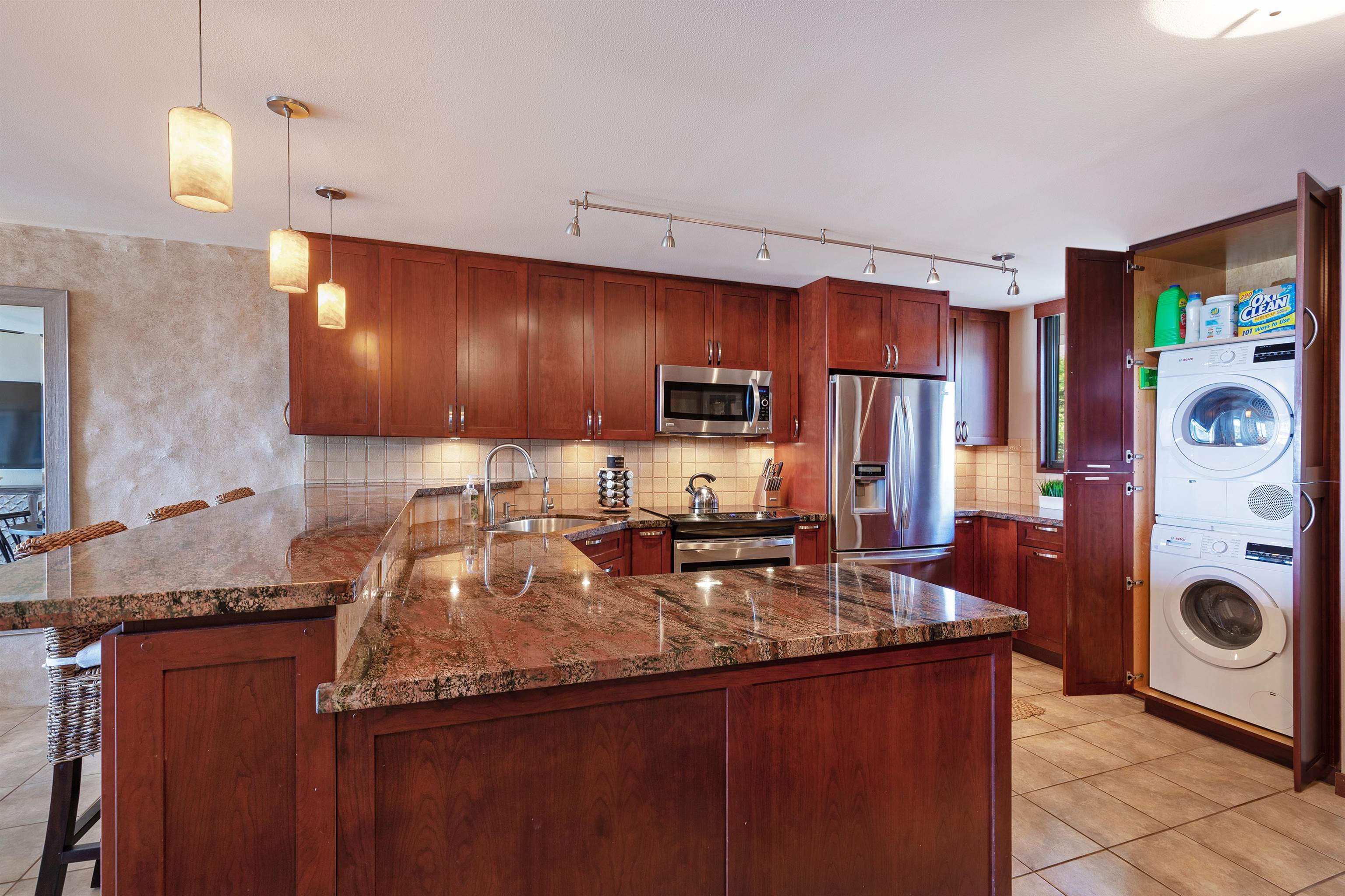 Kanai A Nalu condo # 412, Wailuku, Hawaii - photo 3 of 27