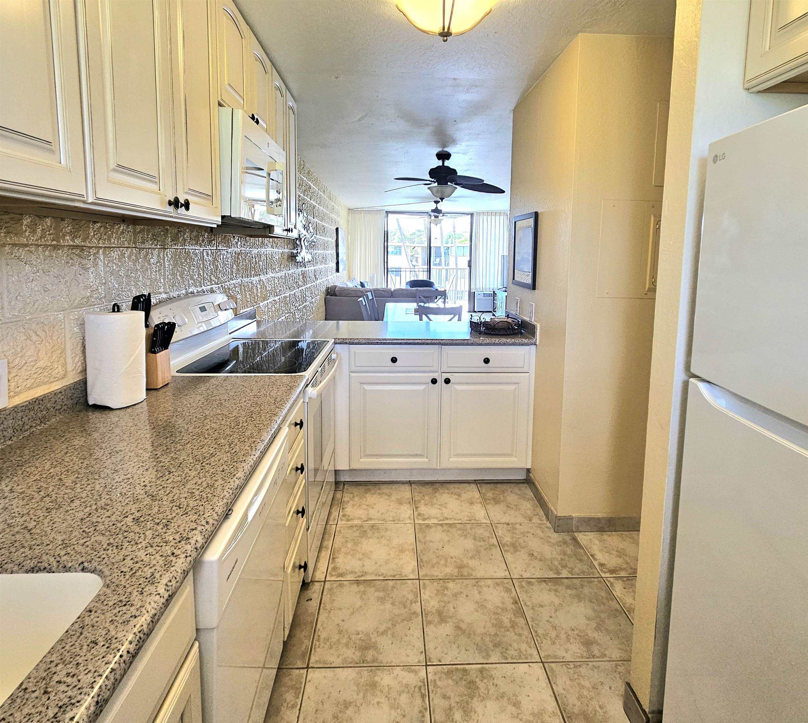 Kanai A Nalu condo # 415, Wailuku, Hawaii - photo 14 of 45