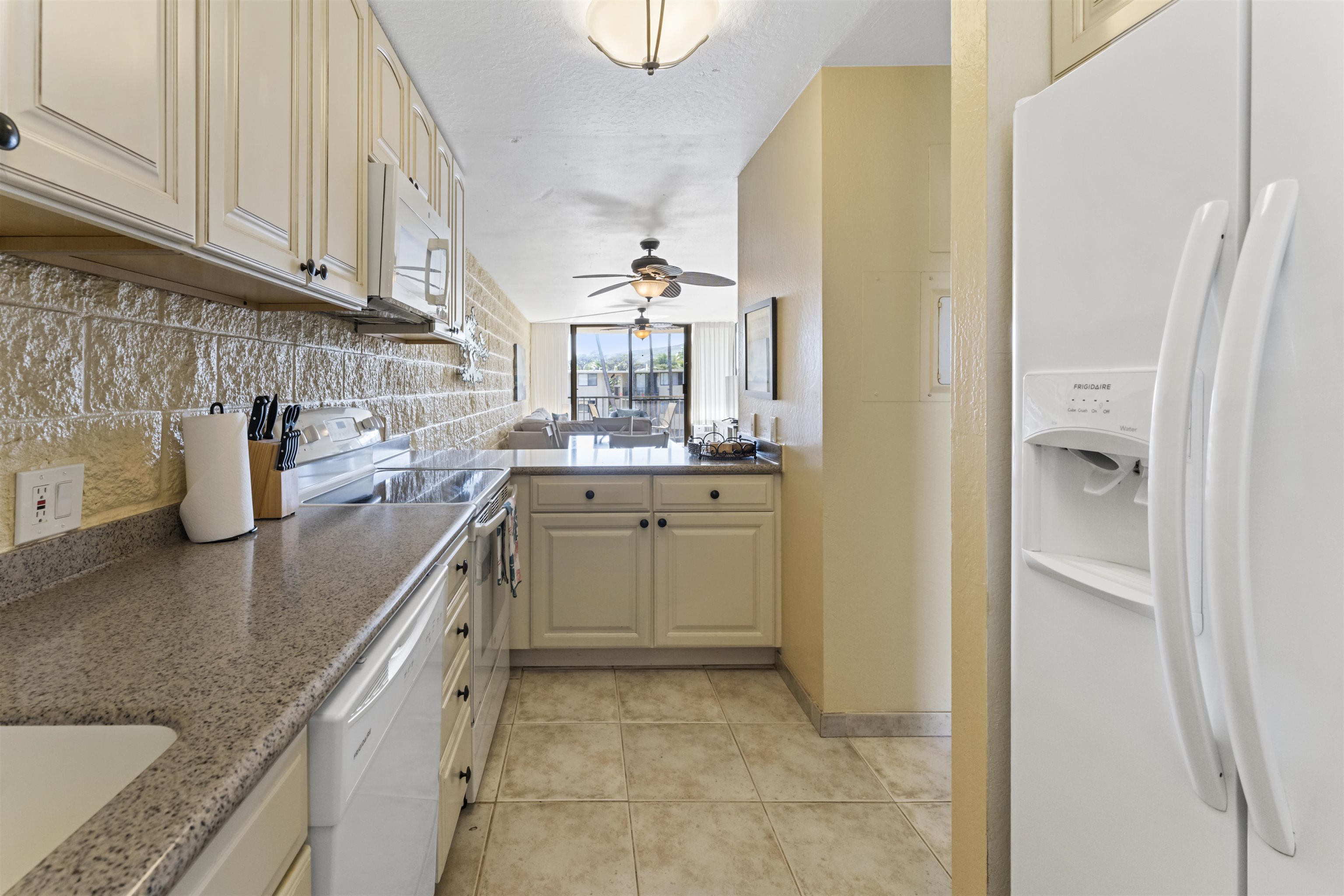 Kanai A Nalu condo # 415, Wailuku, Hawaii - photo 4 of 45