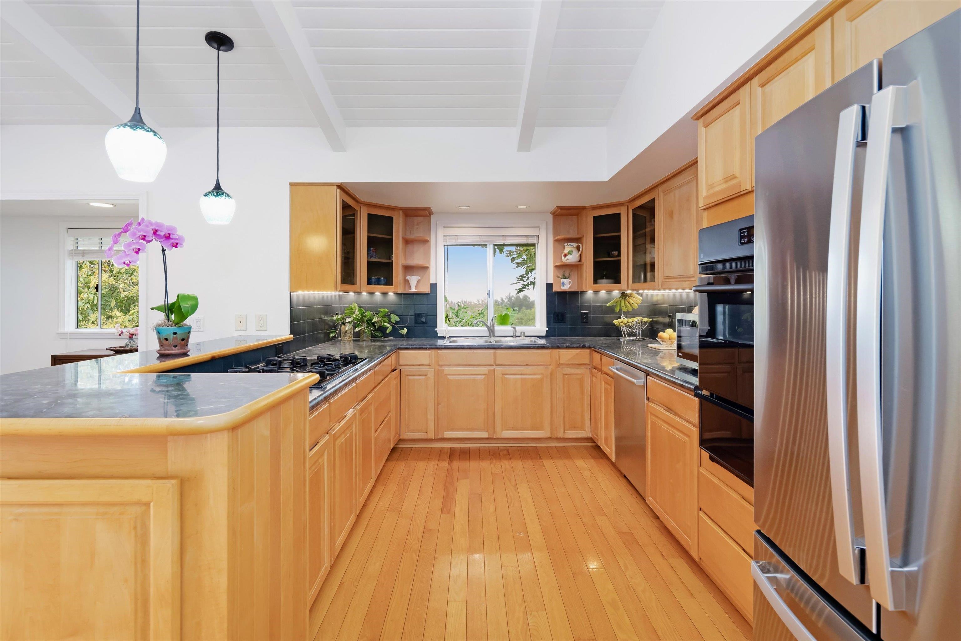 250  Ulana St , Makawao/Olinda/Haliimaile home - photo 17 of 49