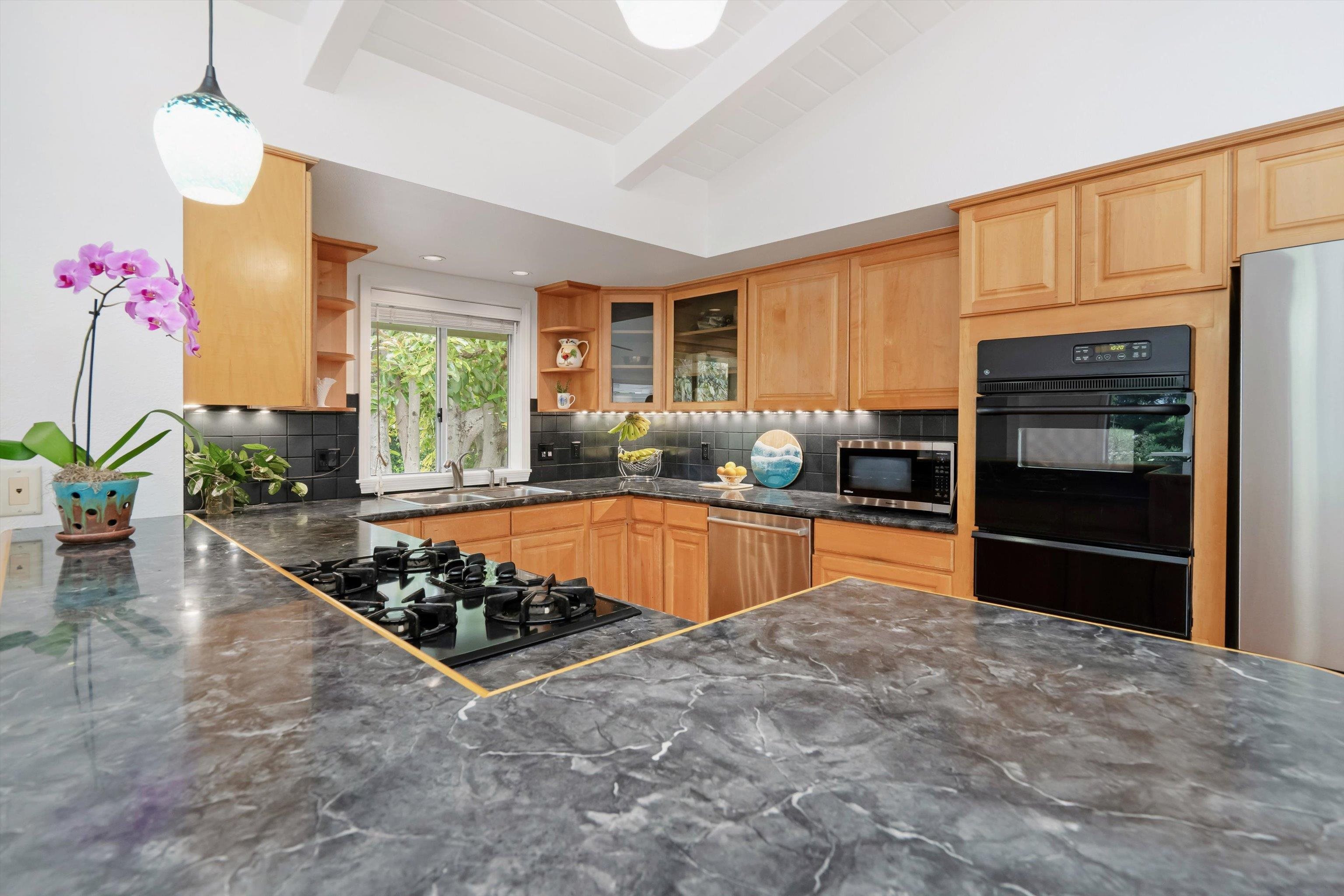 250  Ulana St , Makawao/Olinda/Haliimaile home - photo 18 of 49