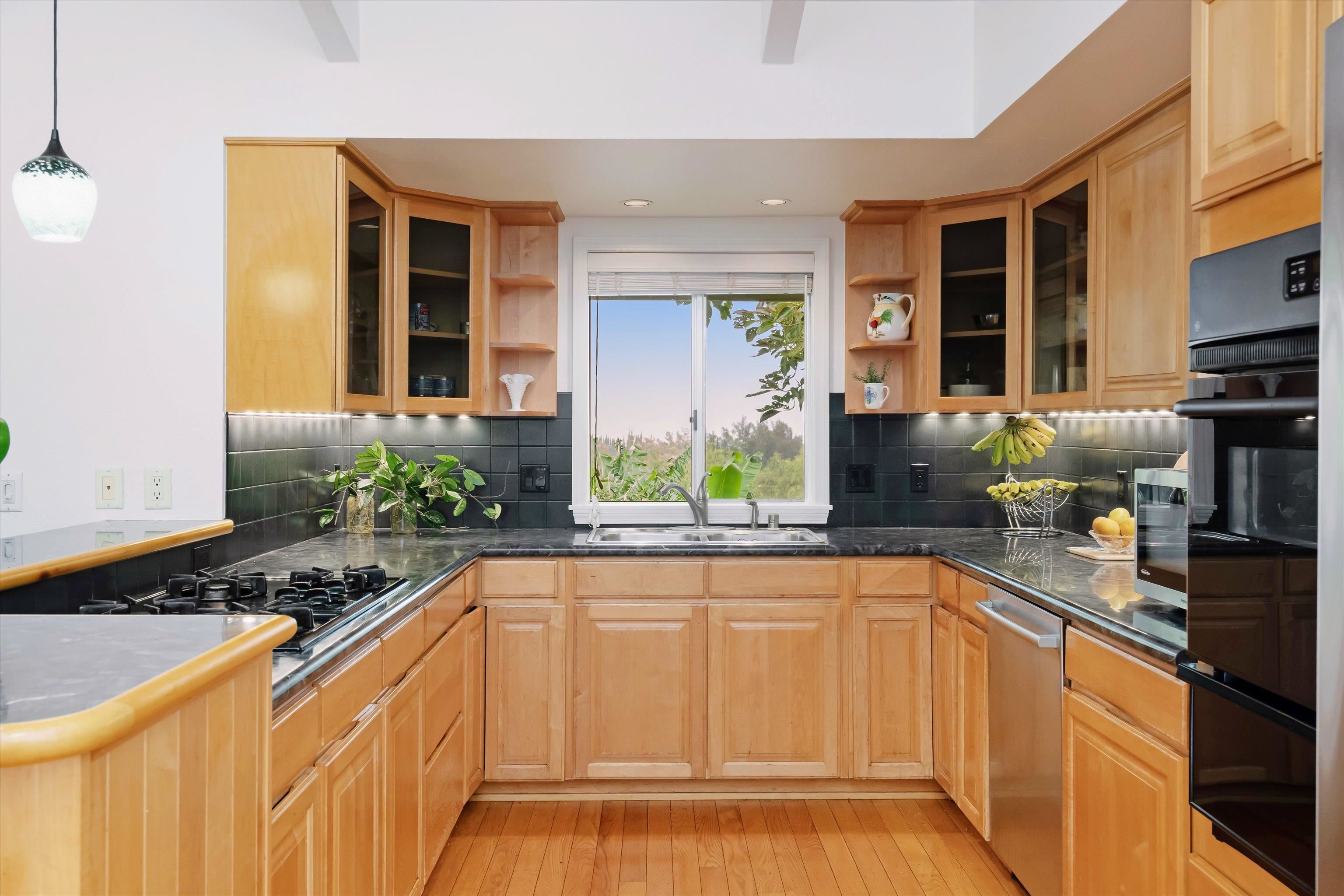 250  Ulana St , Makawao/Olinda/Haliimaile home - photo 21 of 49