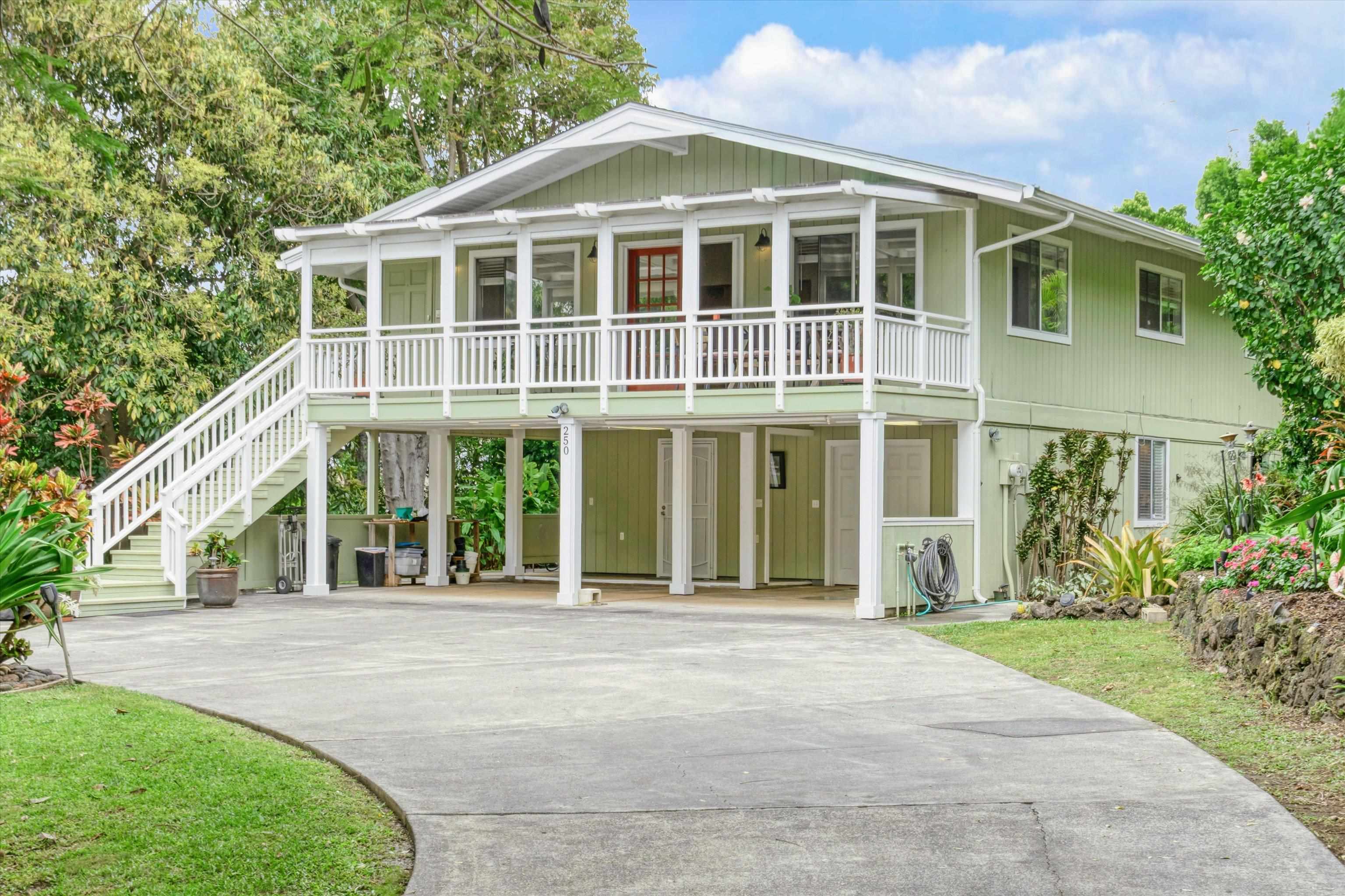 250  Ulana St , Makawao/Olinda/Haliimaile home - photo 4 of 49