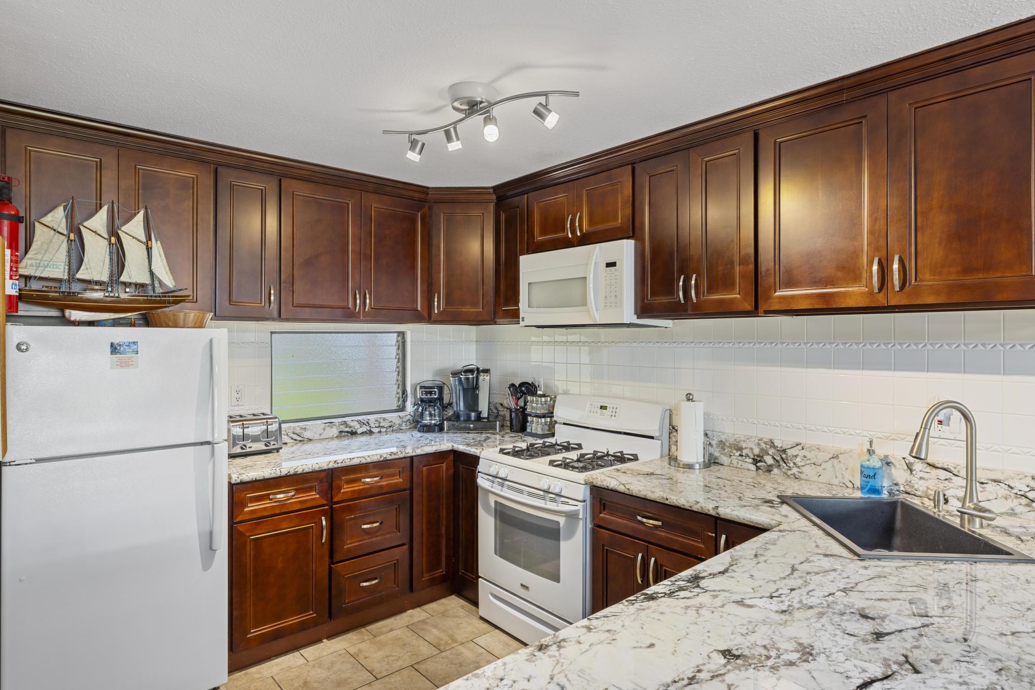 Kihei Akahi condo # B-103, Kihei, Hawaii - photo 4 of 46