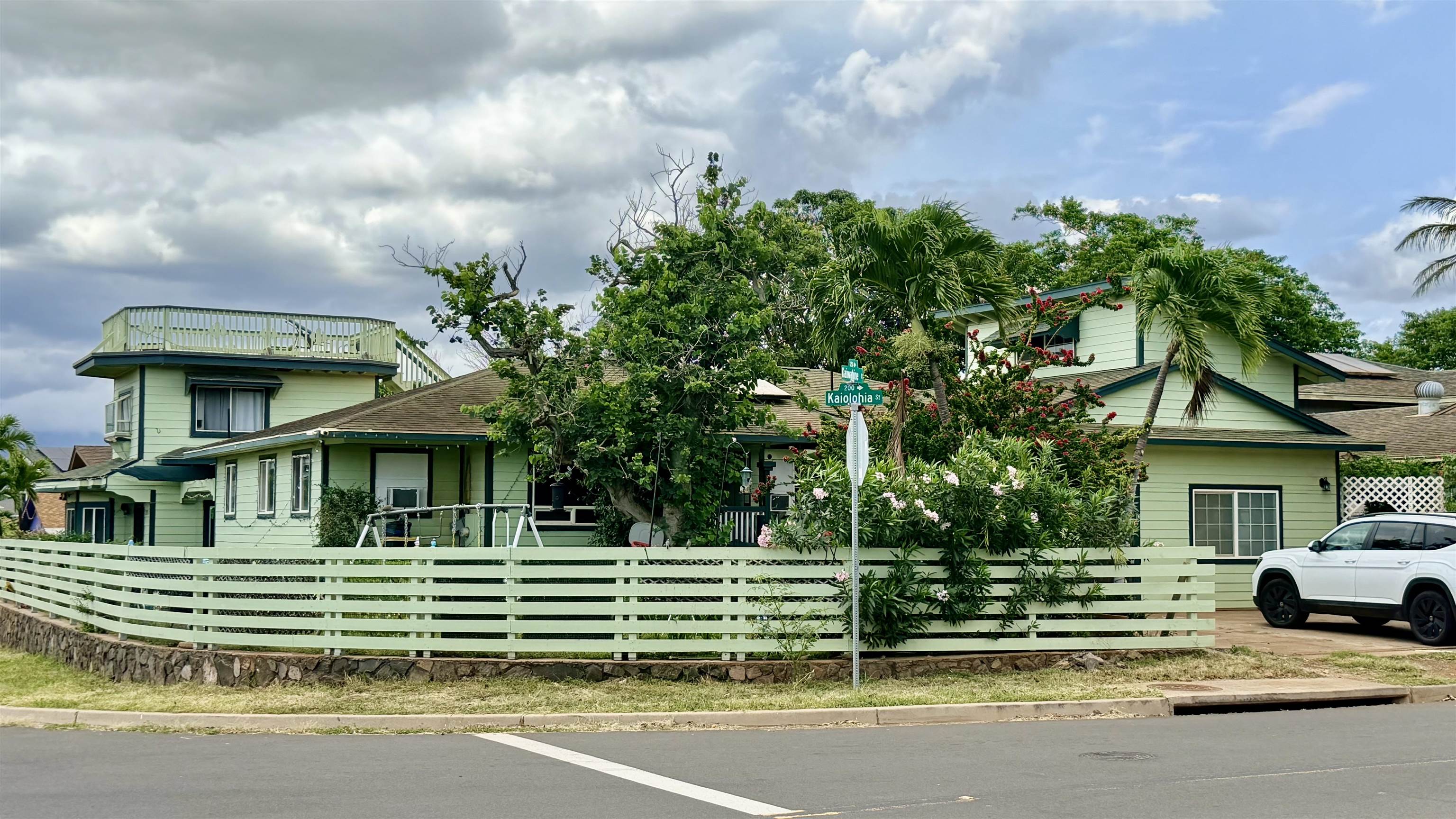 255  Kaiolohia St , Kihei home - photo 2 of 21