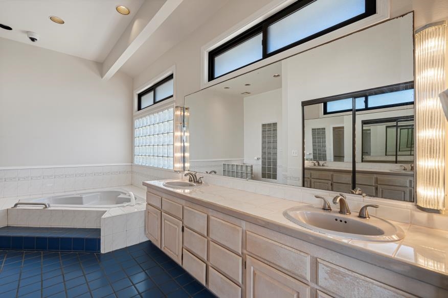 255  Liholiho St Sandhills, Wailuku home - photo 20 of 27