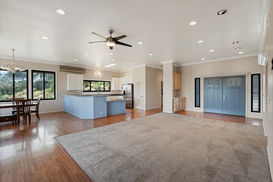 255  Liholiho St Sandhills, Wailuku home - photo 3 of 27