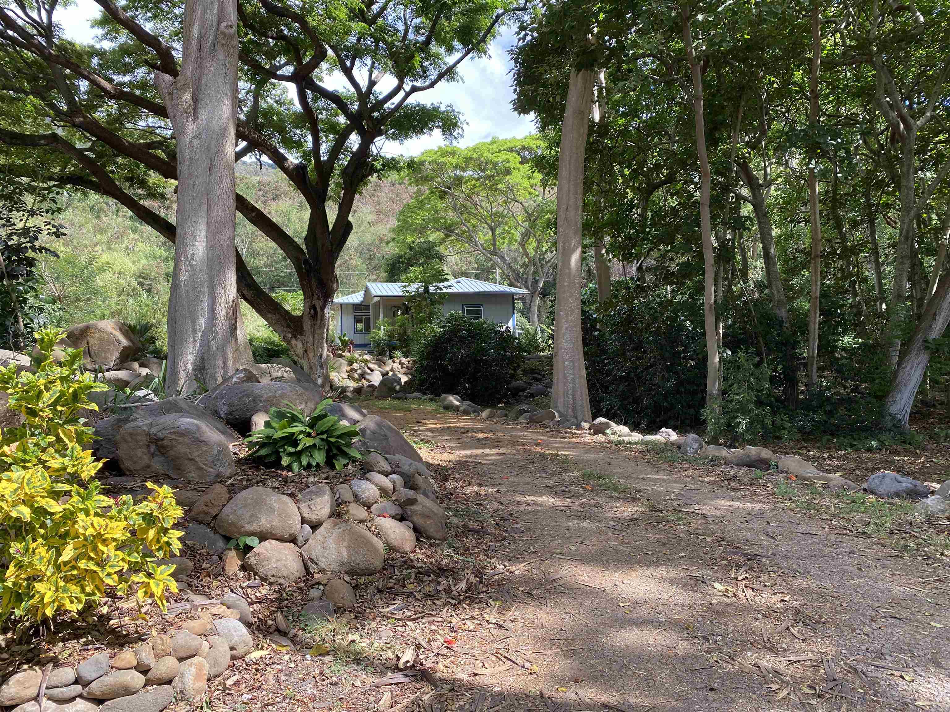 2559  Mokuhau Rd , Wailuku home - photo 2 of 16