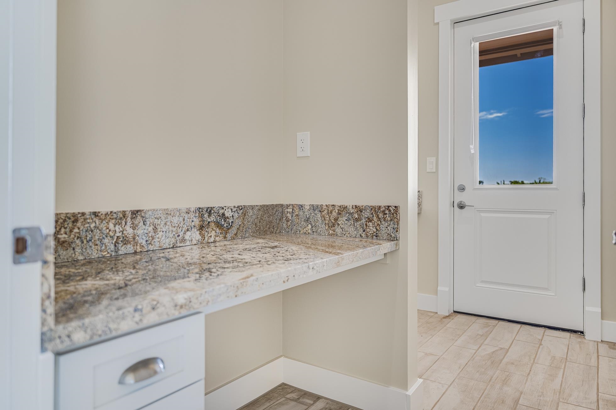 257  Hokiokio Pl Puunoa, Lahaina home - photo 31 of 48