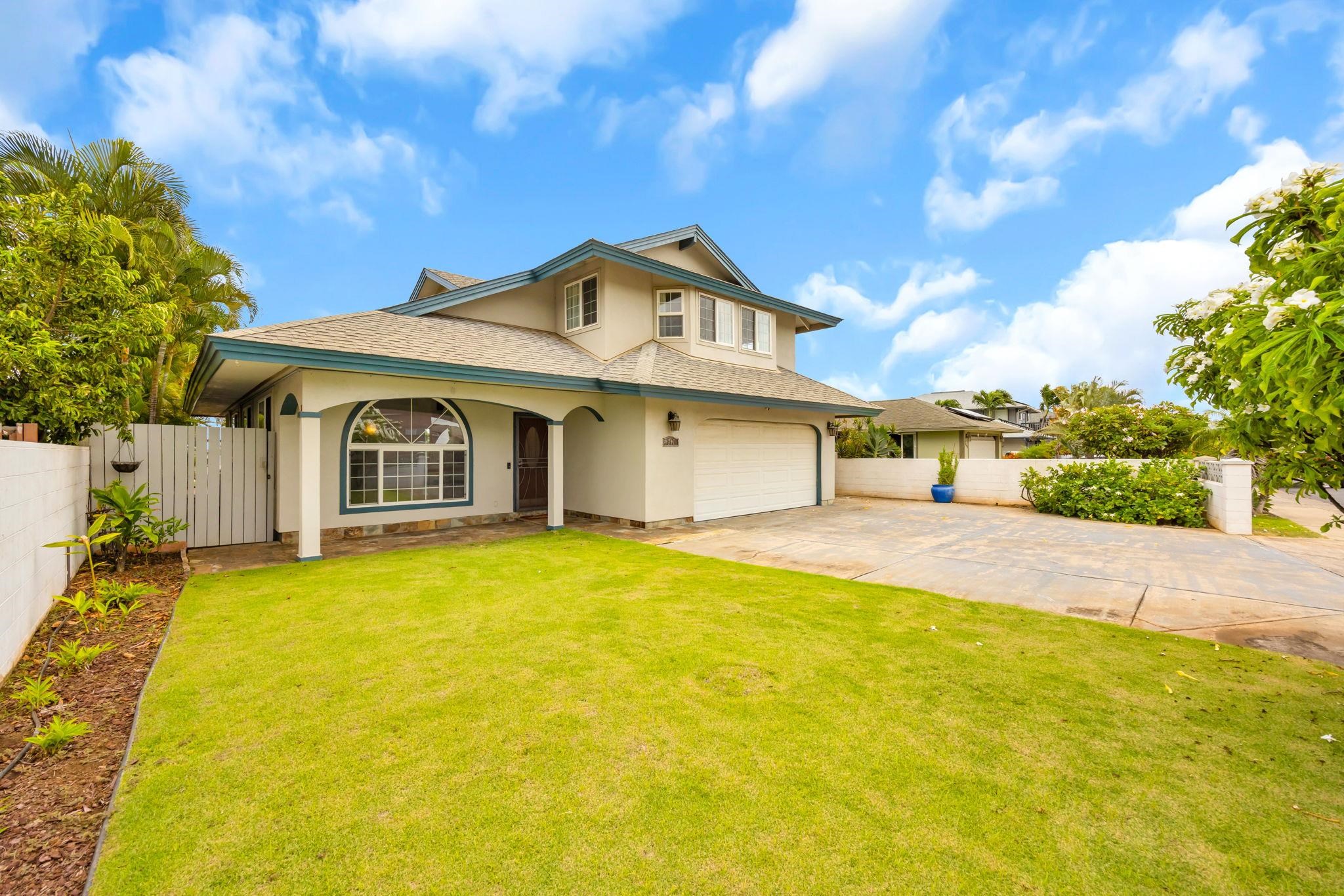 257  Kuualoha St , Kahului home - photo 3 of 47