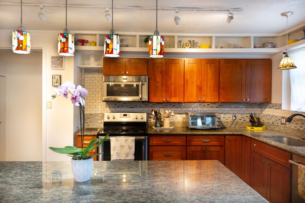 257  Lanai St , Kahului home - photo 8 of 30