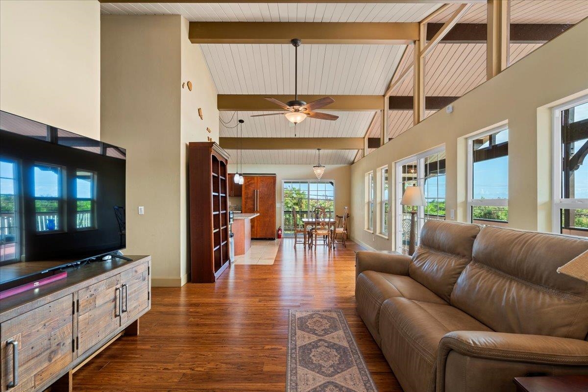 2609  Kahekili Hwy Waihee, Wailuku home - photo 4 of 50