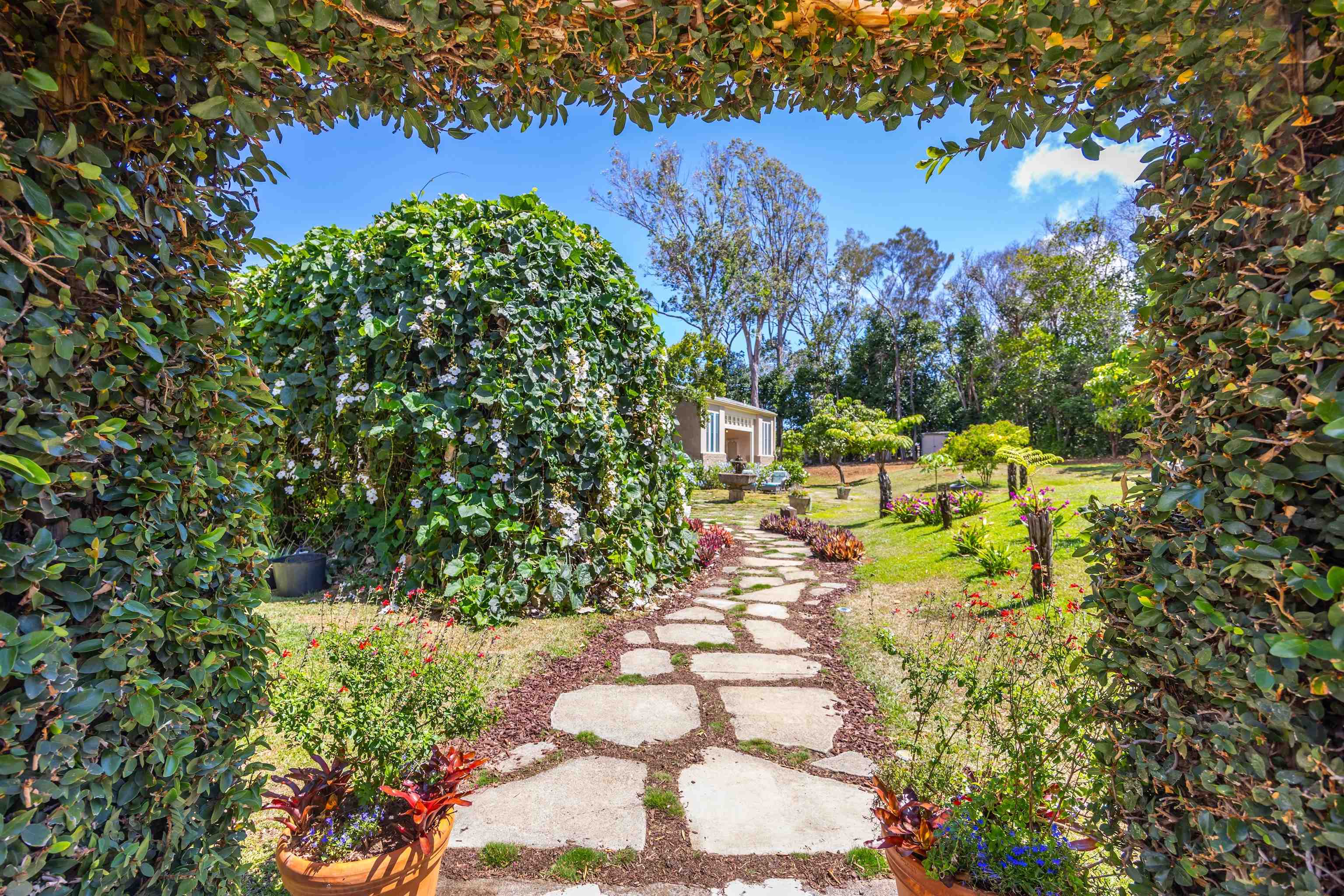2625  Kokomo Rd , Haiku home - photo 4 of 50