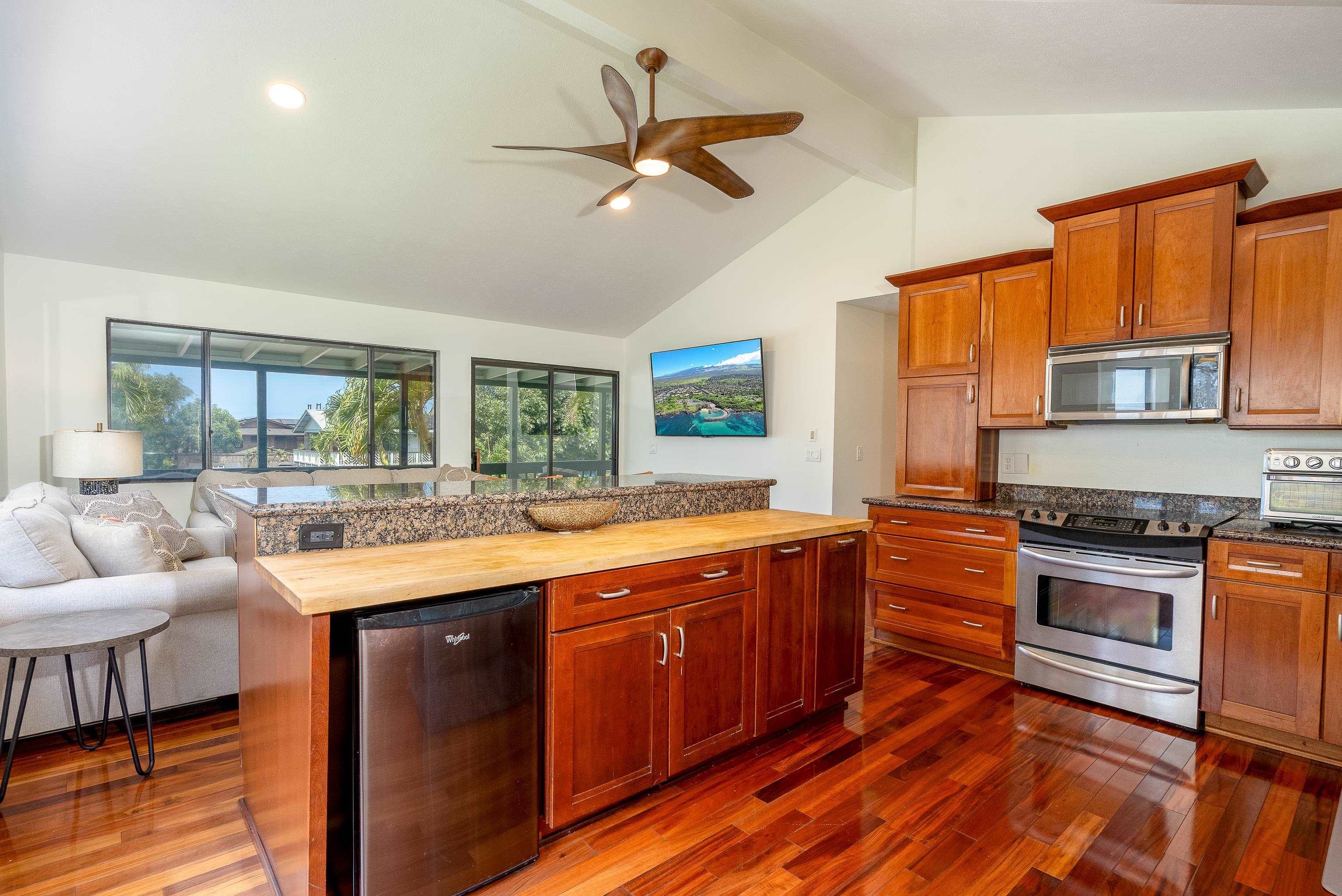 2627  Lioholo St , Kihei home - photo 2 of 23