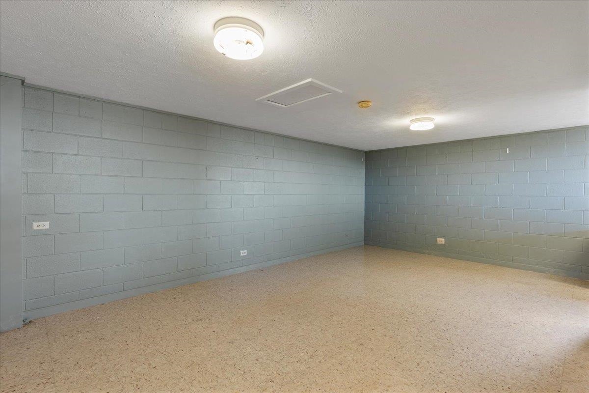 263  Alu Rd Old Wailuku Heights, Wailuku home - photo 37 of 43