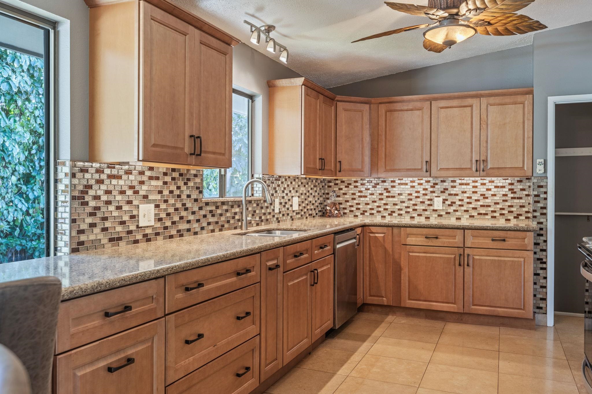 2630  Kanakanui Rd , Kihei home - photo 5 of 33