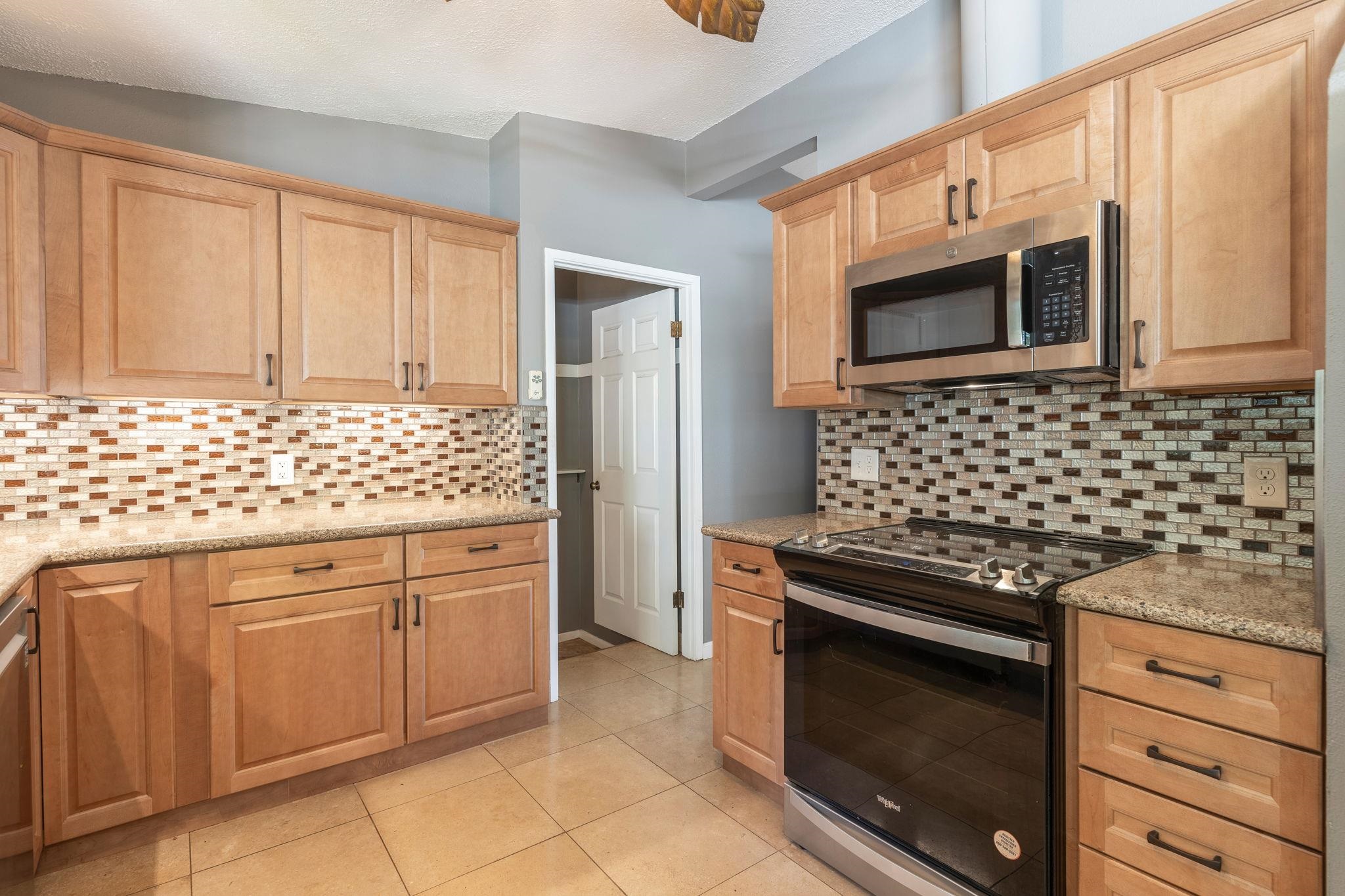 2630  Kanakanui Rd , Kihei home - photo 7 of 33