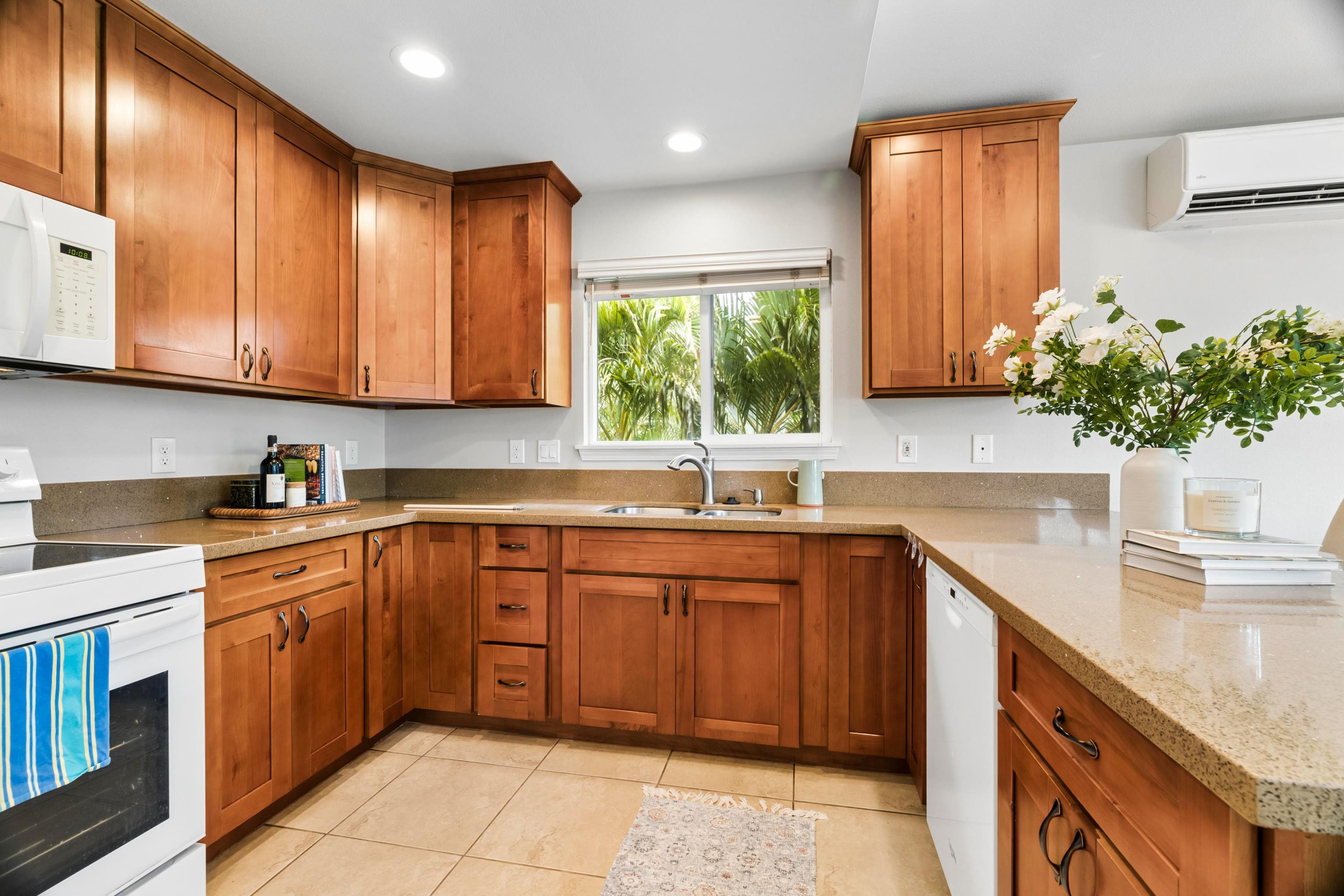 264  Kawailani Cir Piilani Village, Kihei home - photo 2 of 36