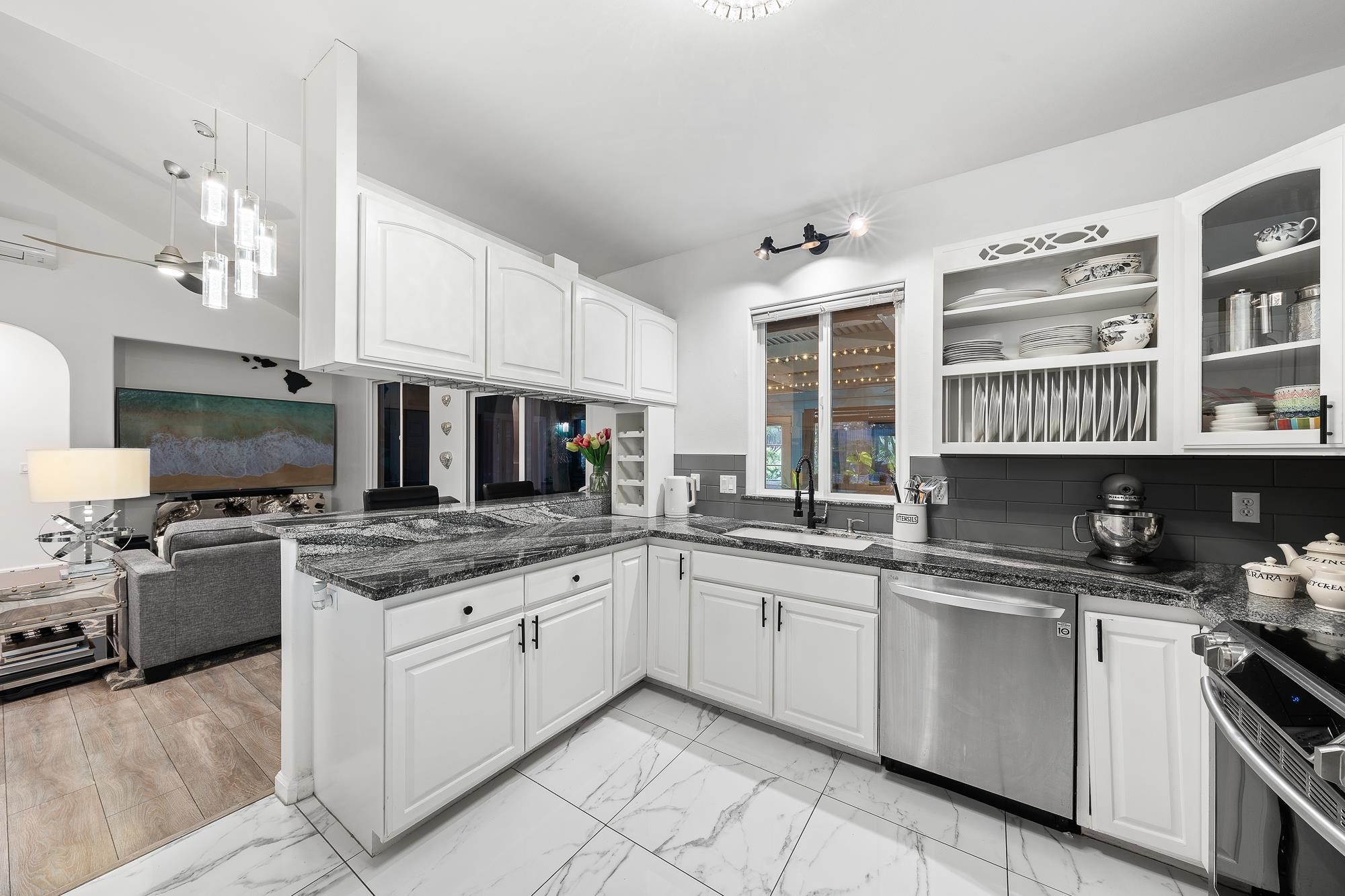 264  Palanehe St , Kihei home - photo 8 of 48