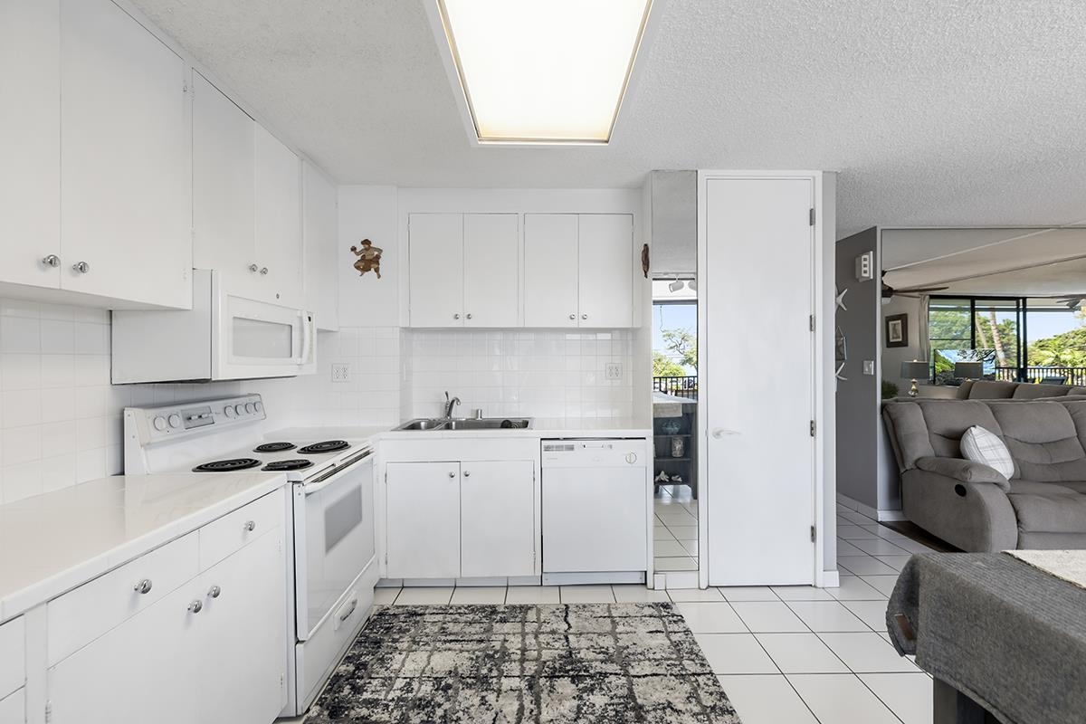 Maui Parkshore condo # 212, Kihei, Hawaii - photo 12 of 35