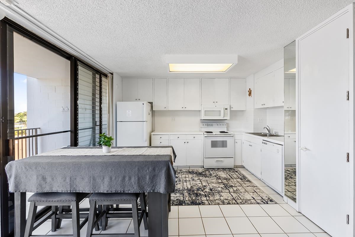 Maui Parkshore condo # 212, Kihei, Hawaii - photo 9 of 35