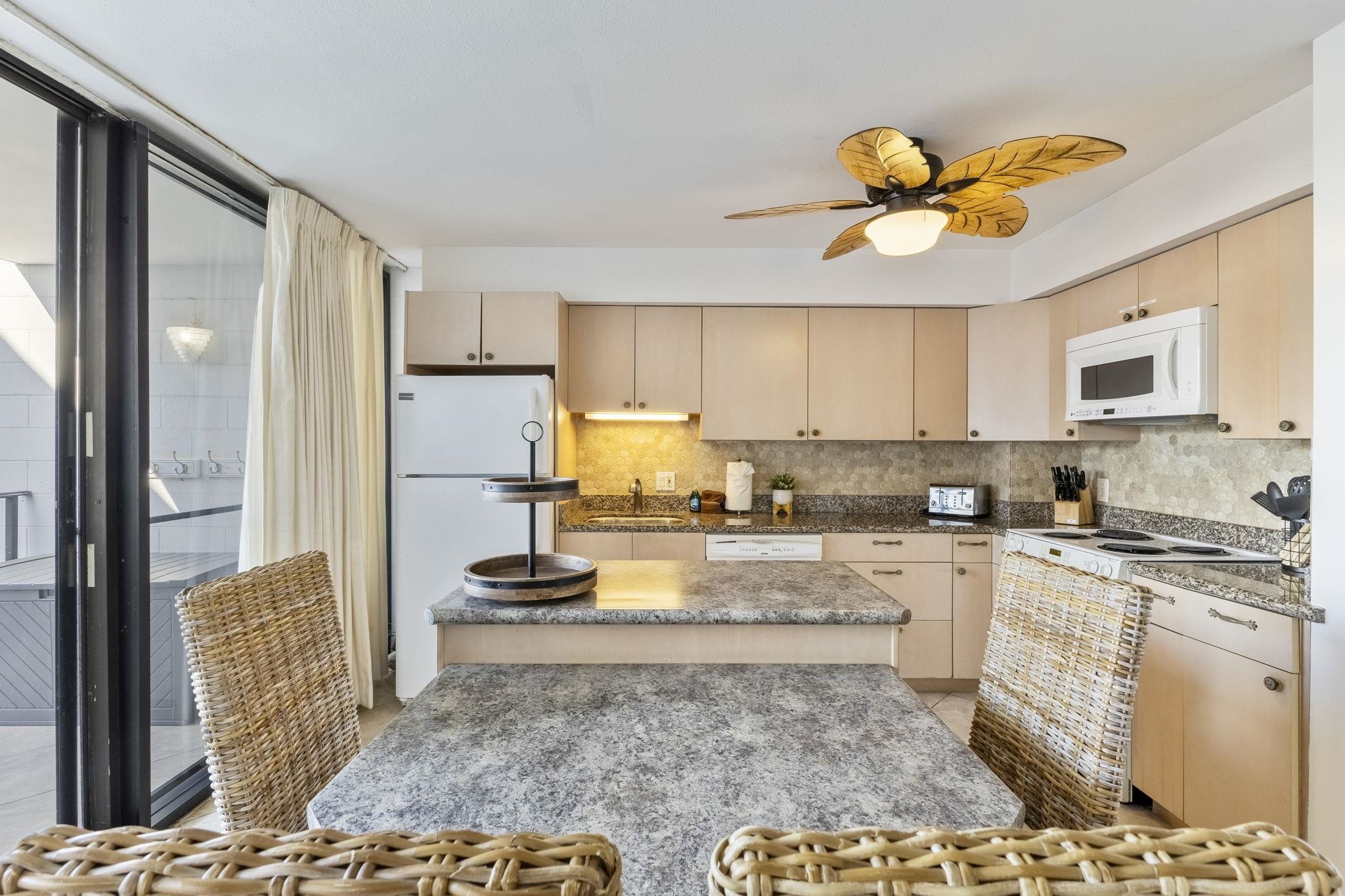 Maui Parkshore condo # 305, Kihei, Hawaii - photo 4 of 39