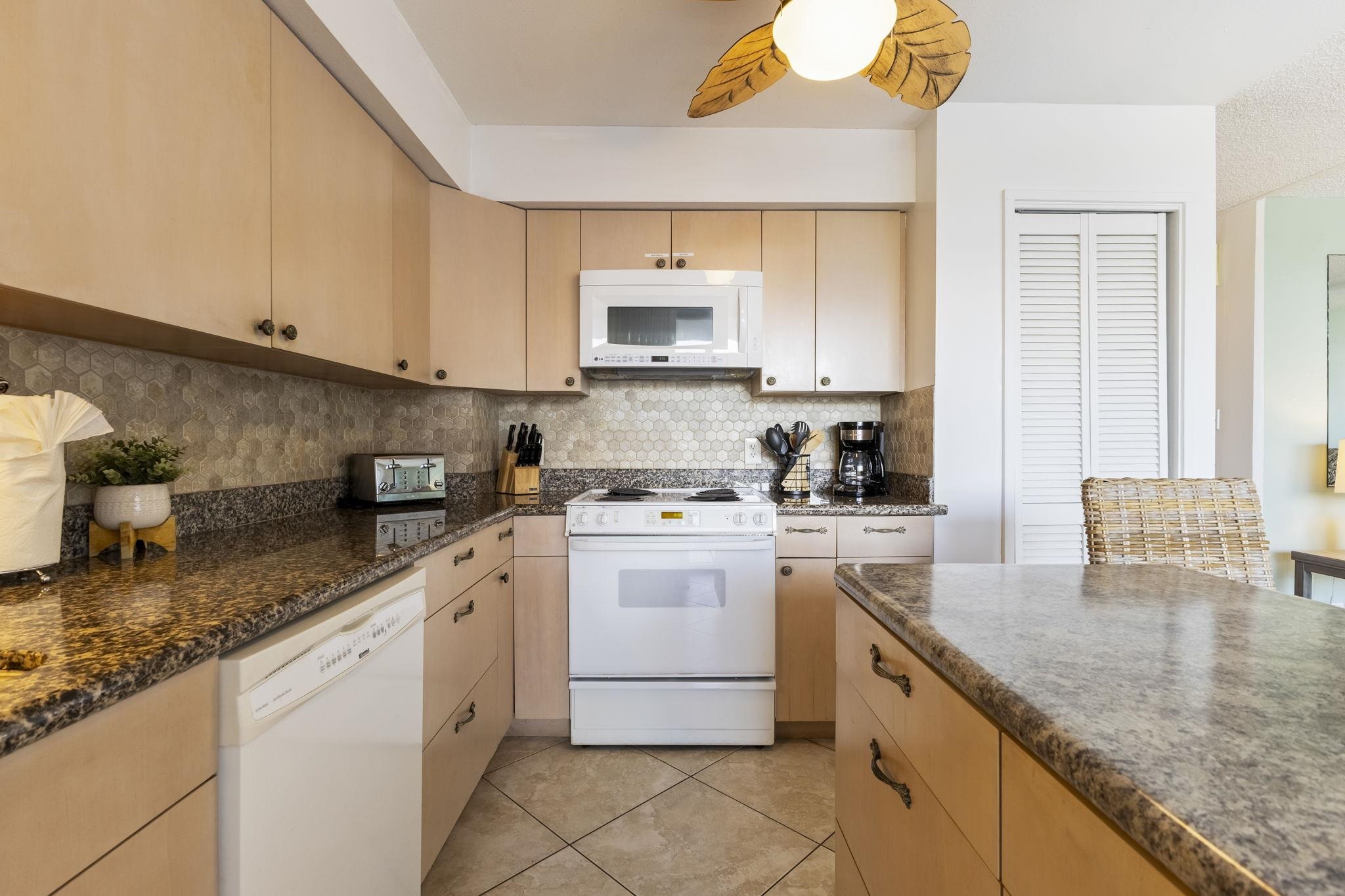 Maui Parkshore condo # 305, Kihei, Hawaii - photo 7 of 39