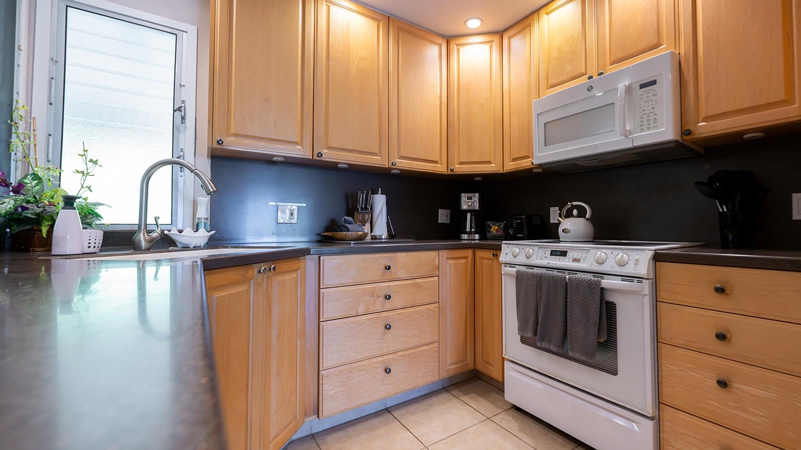 Maui Eldorado I condo # F-201, Lahaina, Hawaii - photo 13 of 50