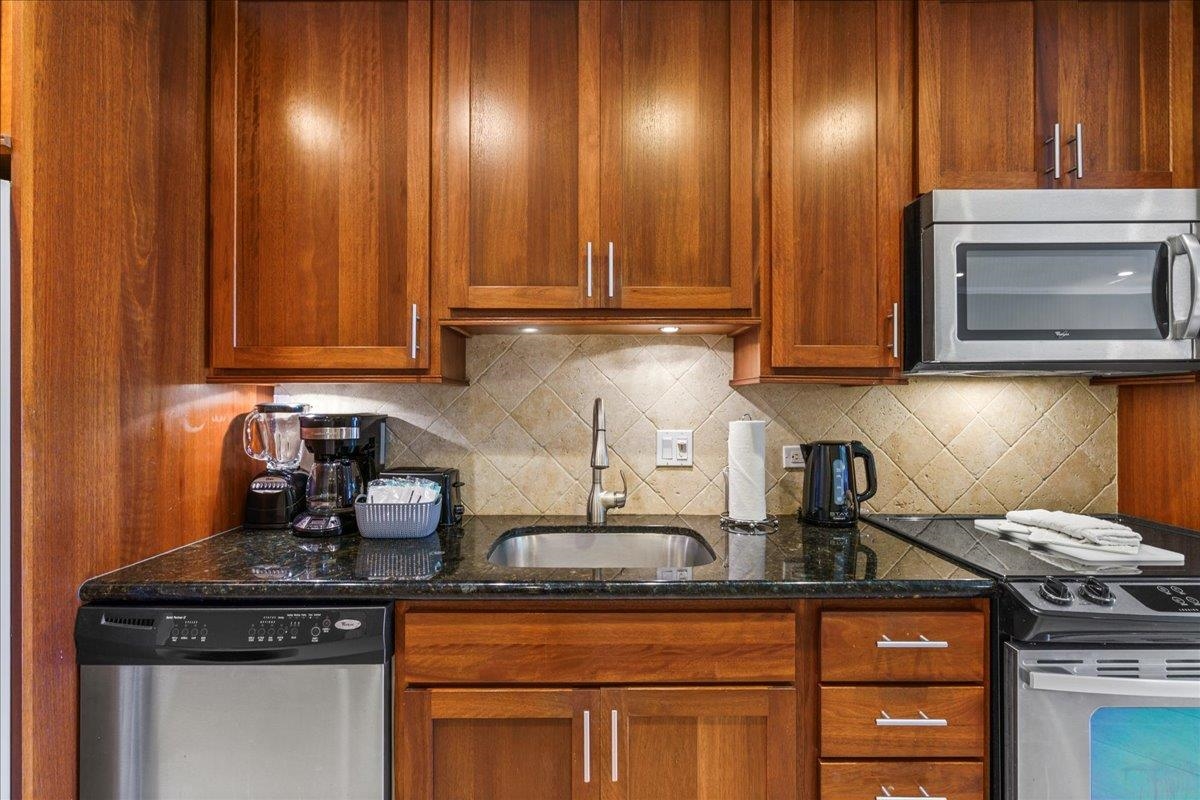 Maui Eldorado II condo # J-211, Lahaina, Hawaii - photo 2 of 36
