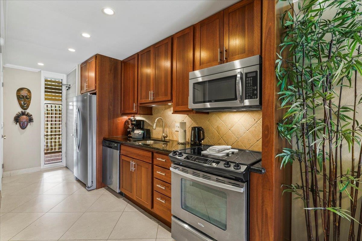 Maui Eldorado II condo # J-211, Lahaina, Hawaii - photo 6 of 36